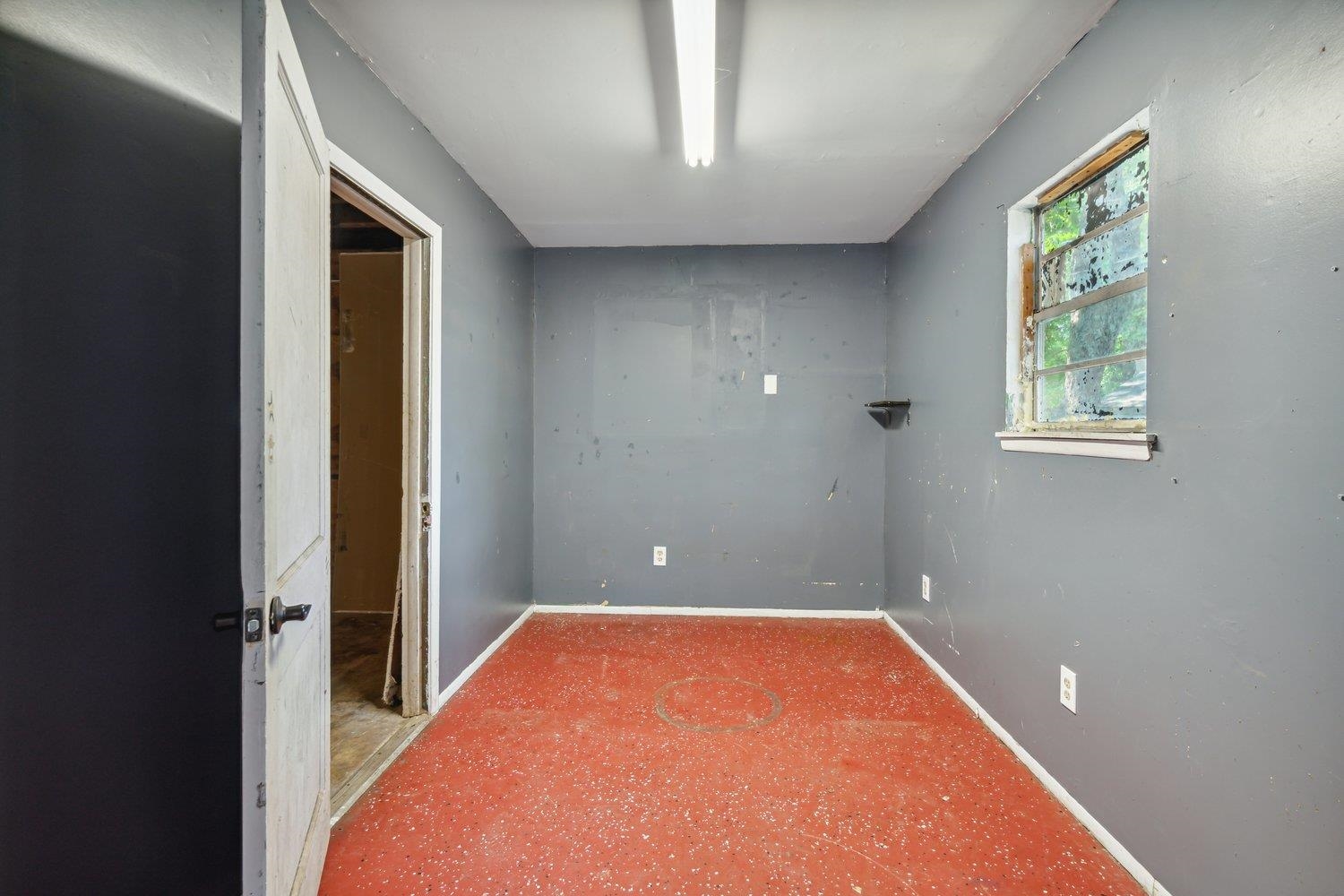 3827 VERNON AVE