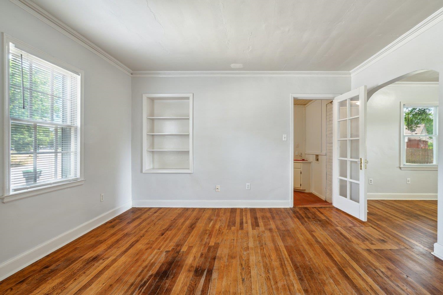 3827 VERNON AVE