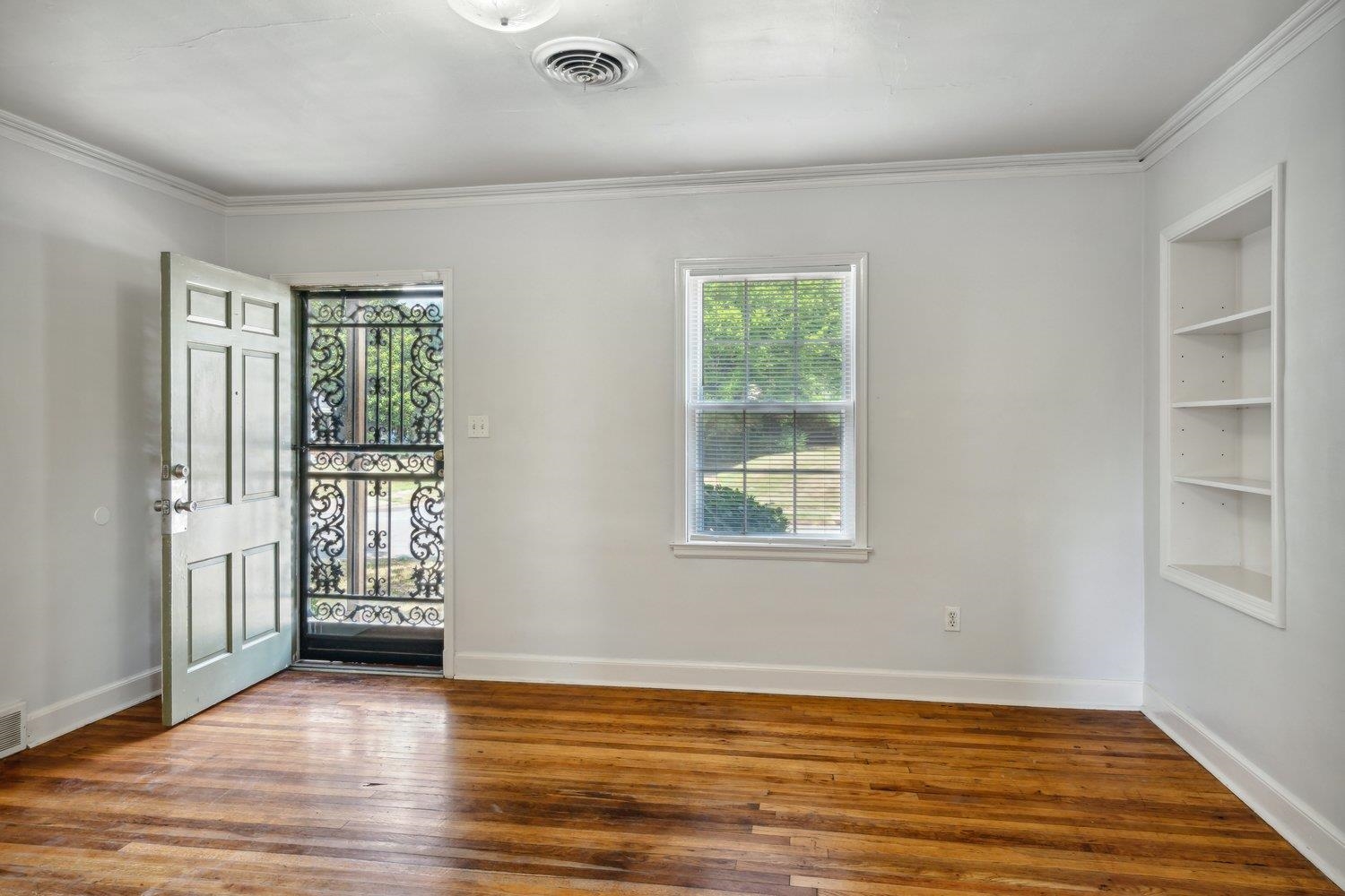 3827 VERNON AVE