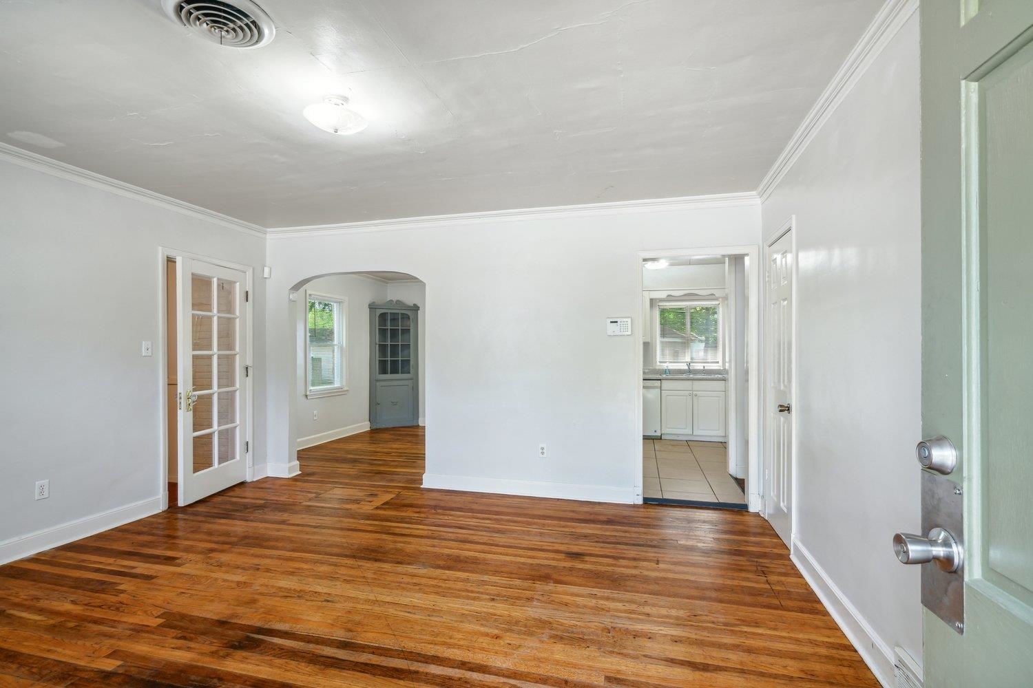 3827 VERNON AVE