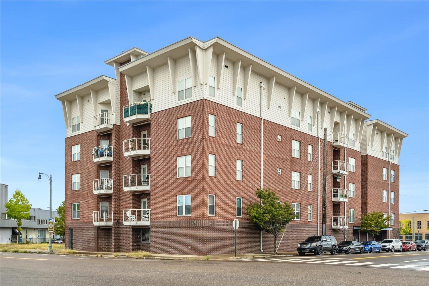 426 N FRONT ST N Unit: 302