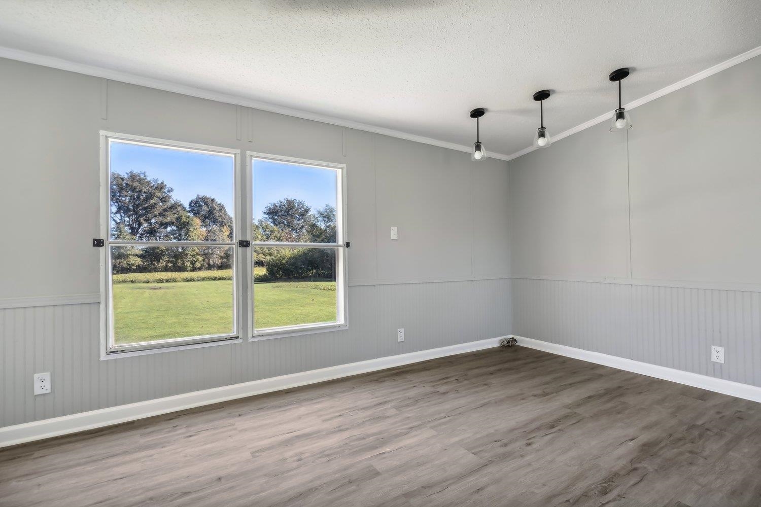 506 CHARLESTON GIFT RD