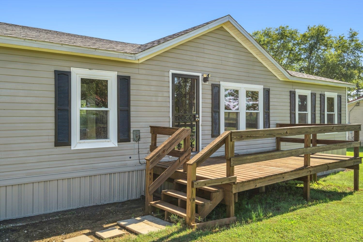 506 CHARLESTON GIFT RD