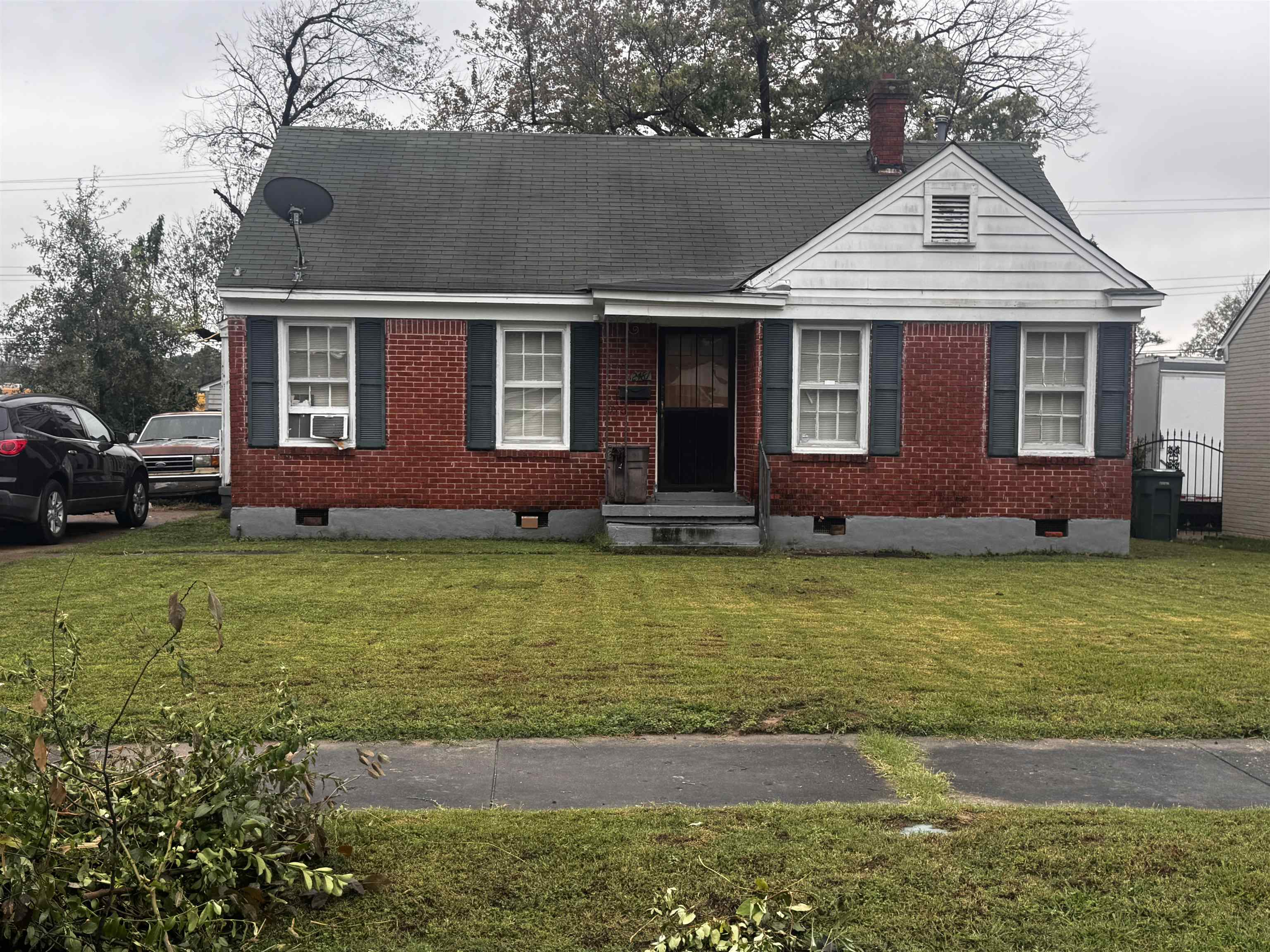 2481 BROWNING AVE