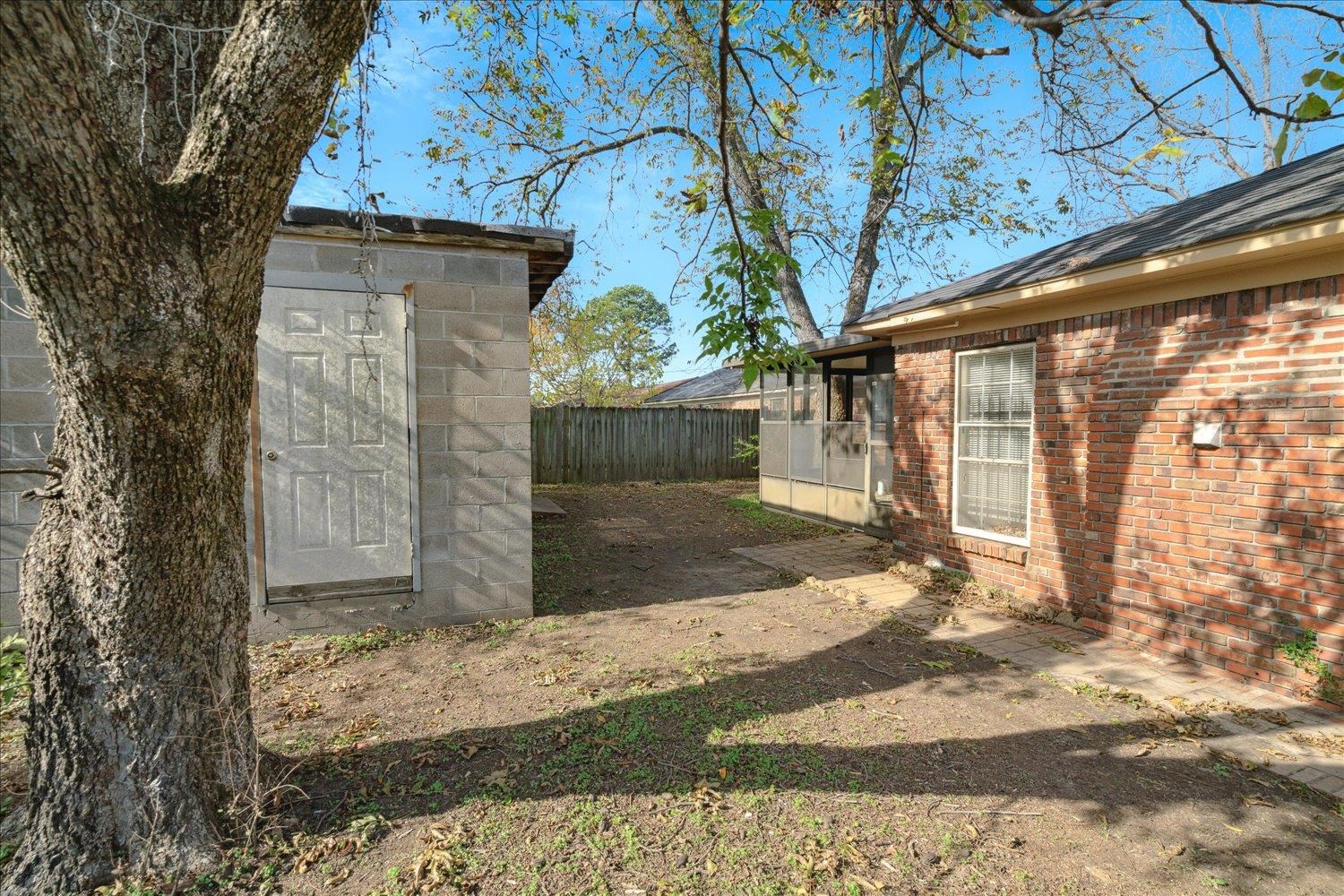307 BURWOOD DR
