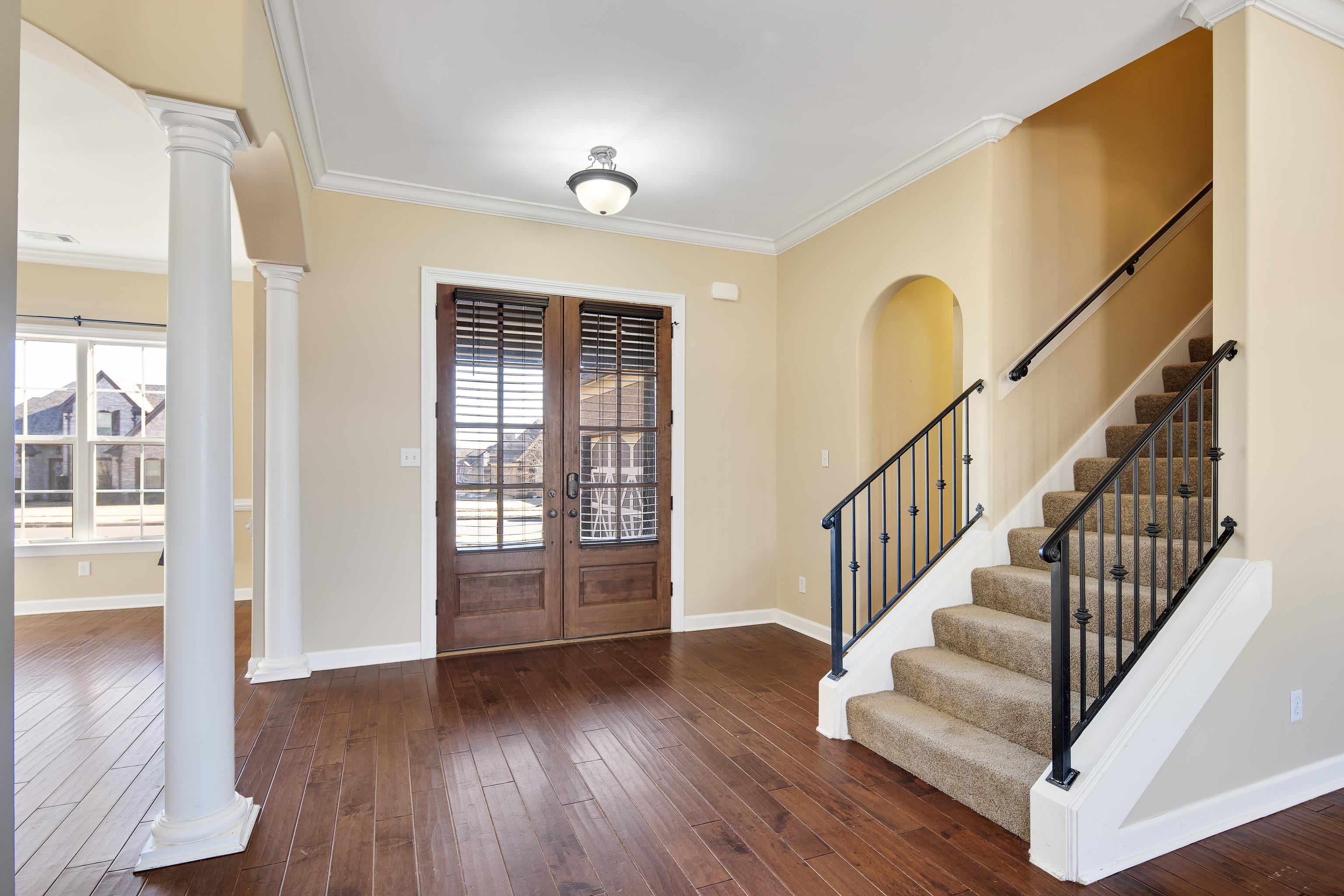 210 CROSS CREEK DR
