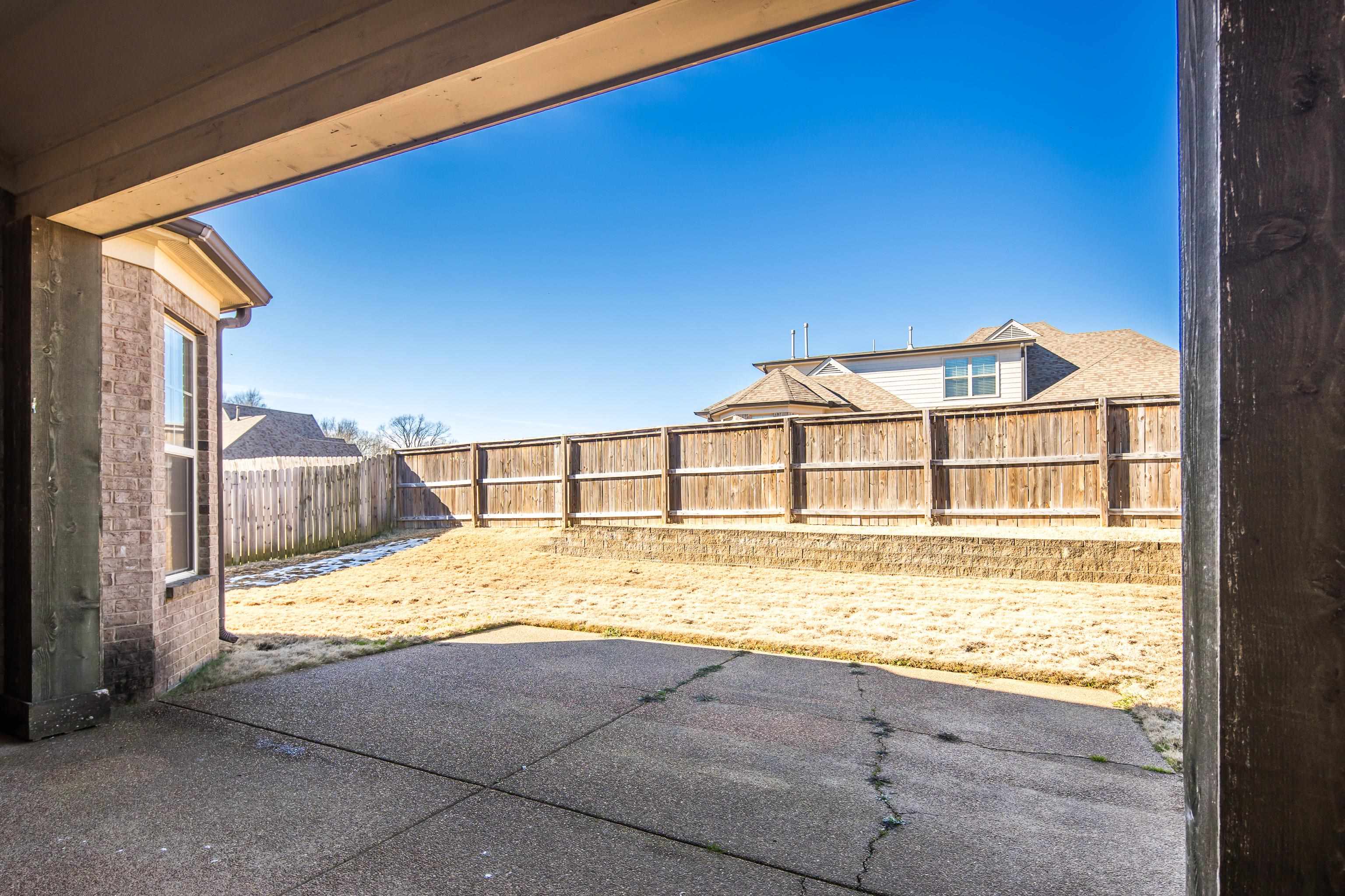 210 CROSS CREEK DR