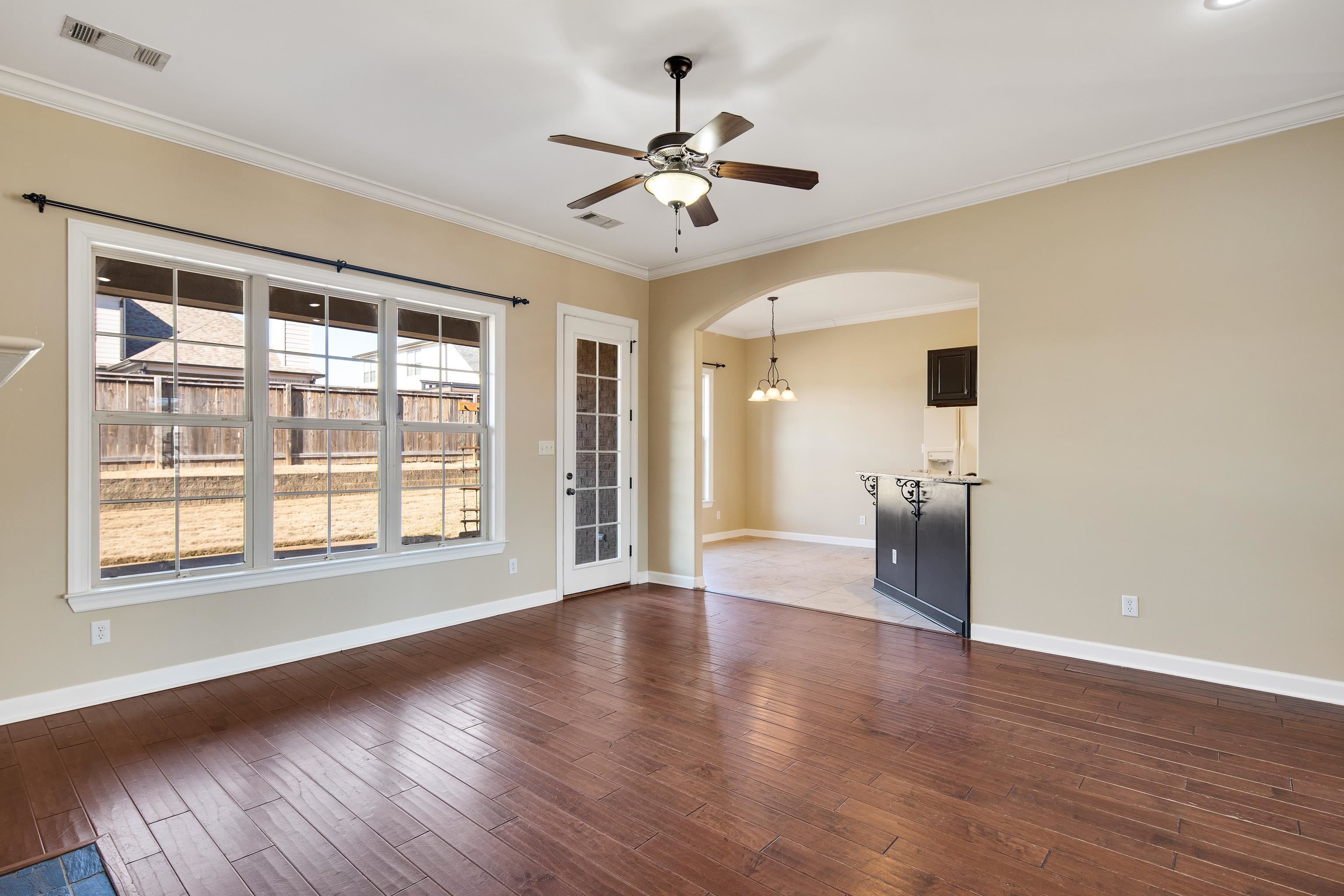 210 CROSS CREEK DR