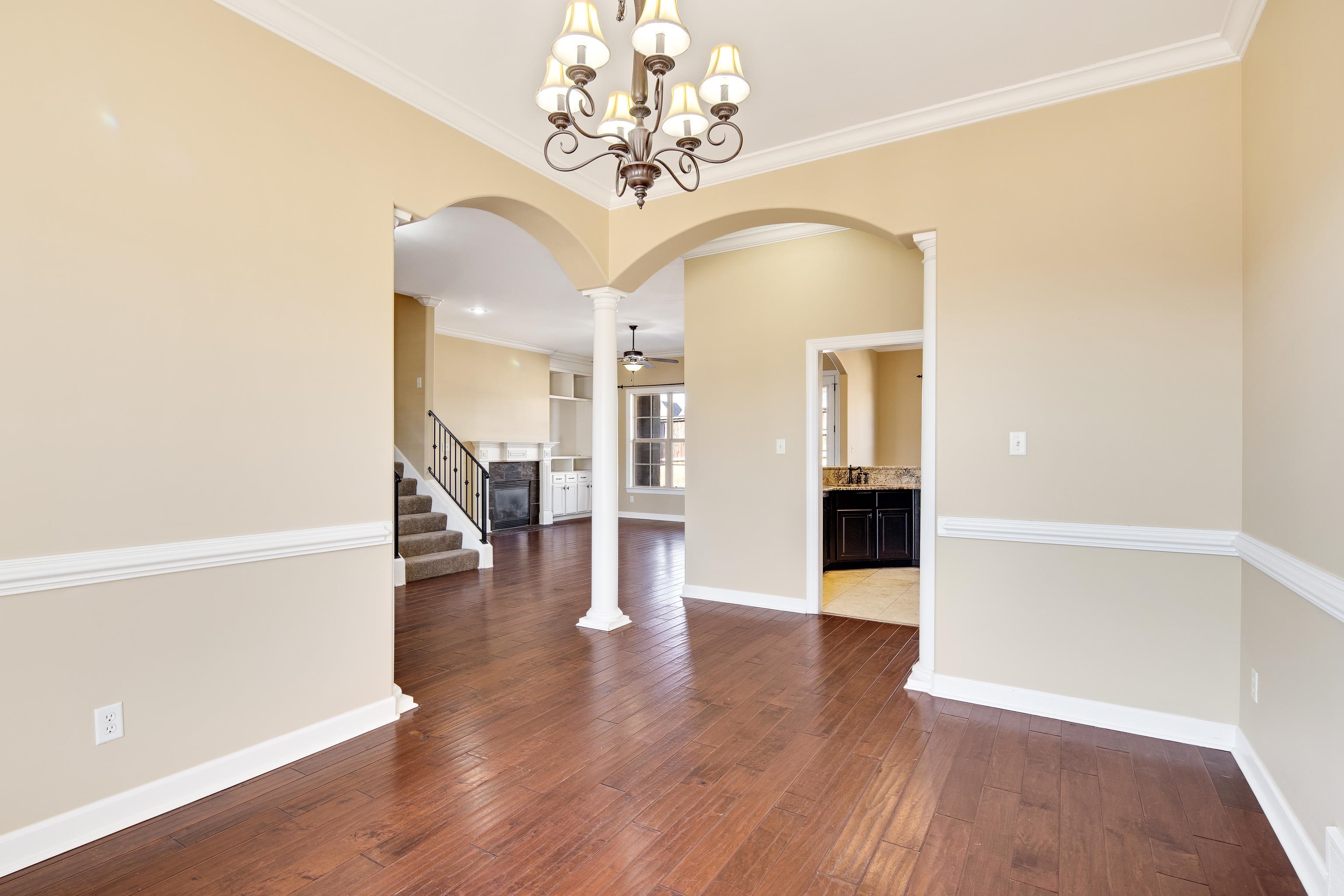 210 CROSS CREEK DR