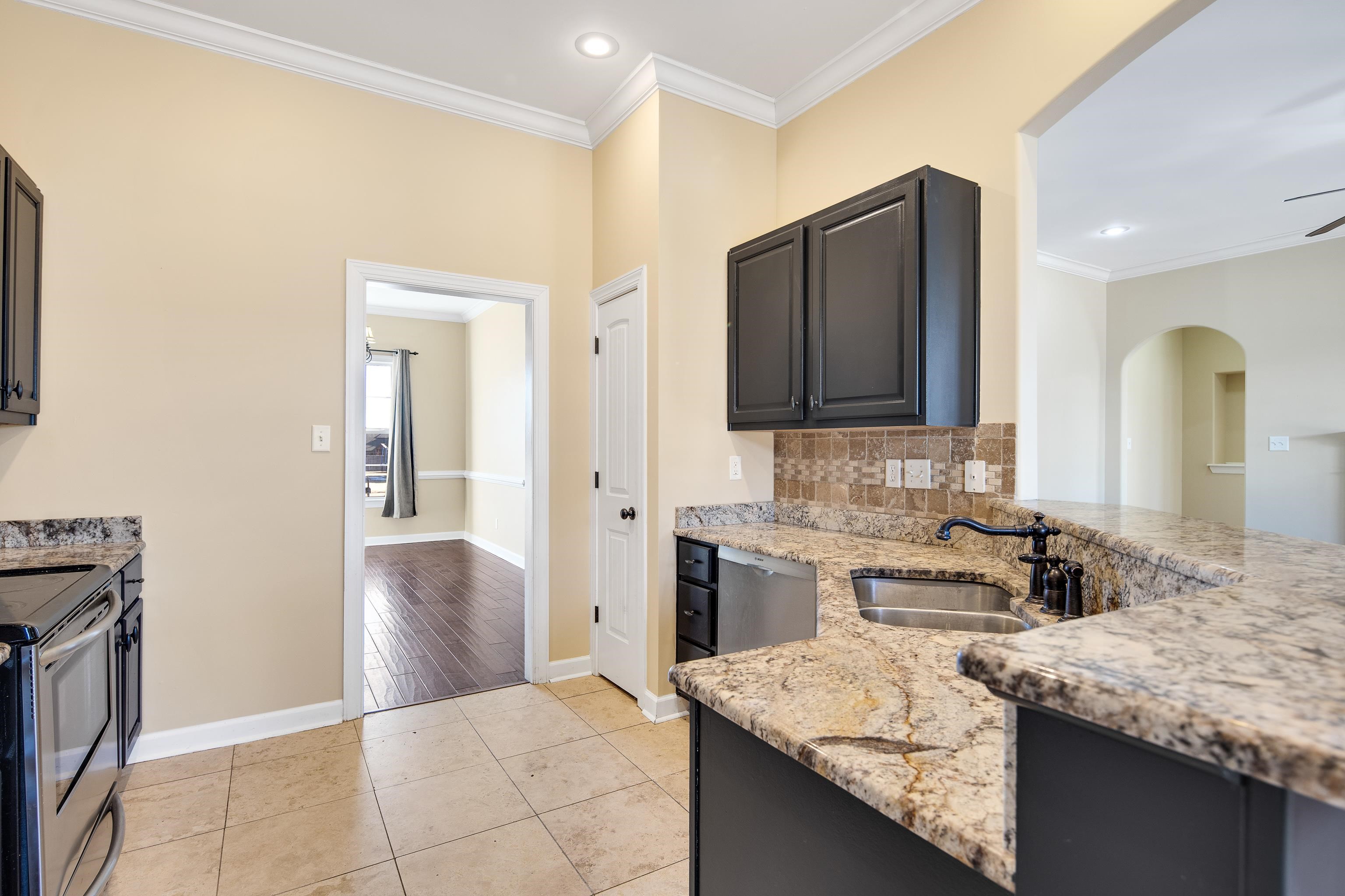 210 CROSS CREEK DR