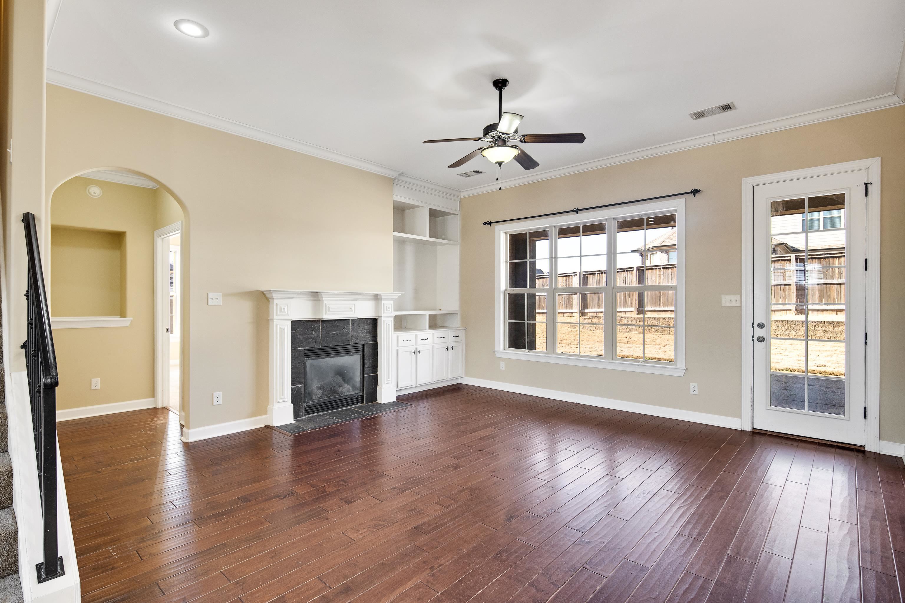 210 CROSS CREEK DR