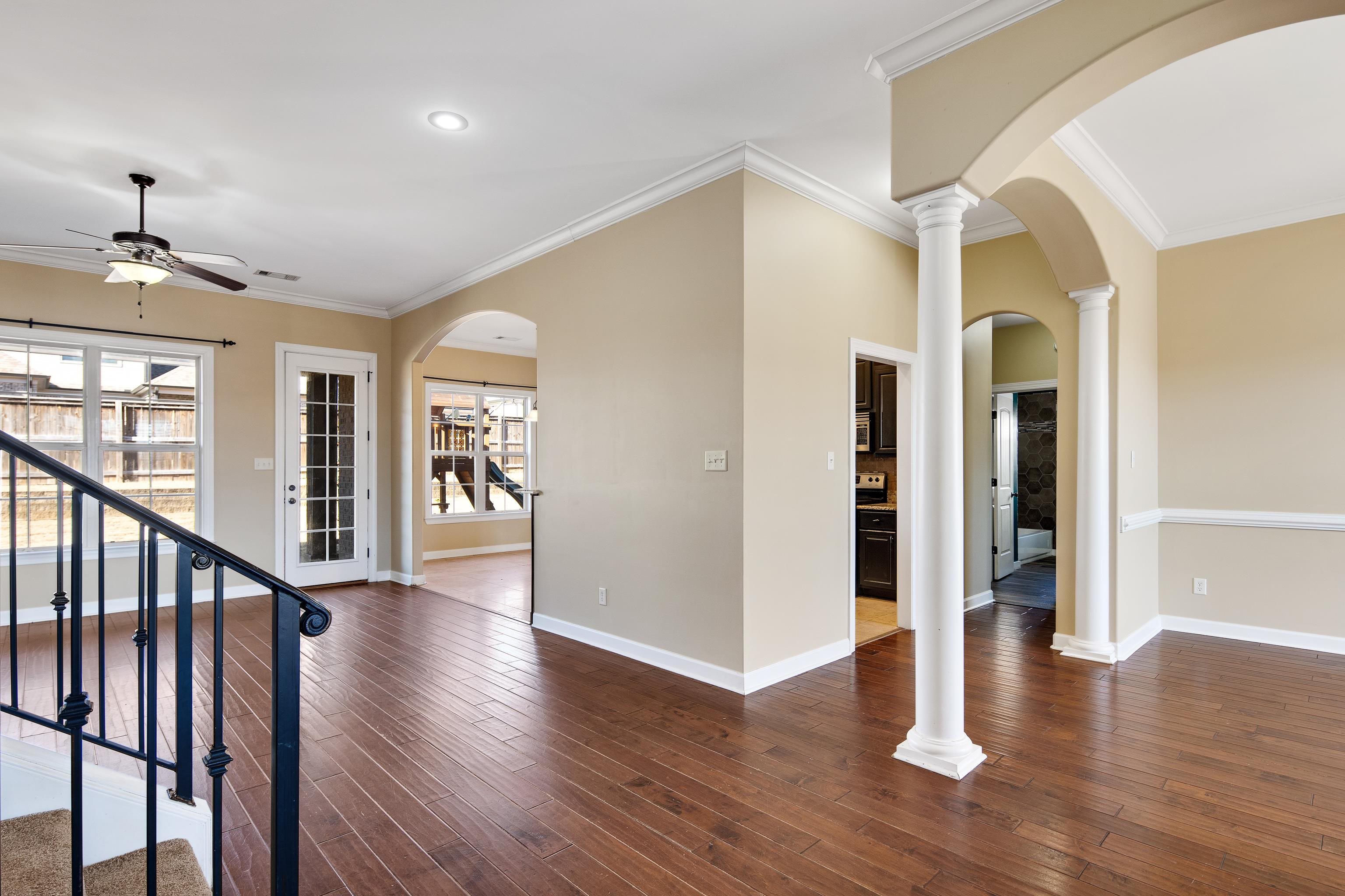 210 CROSS CREEK DR