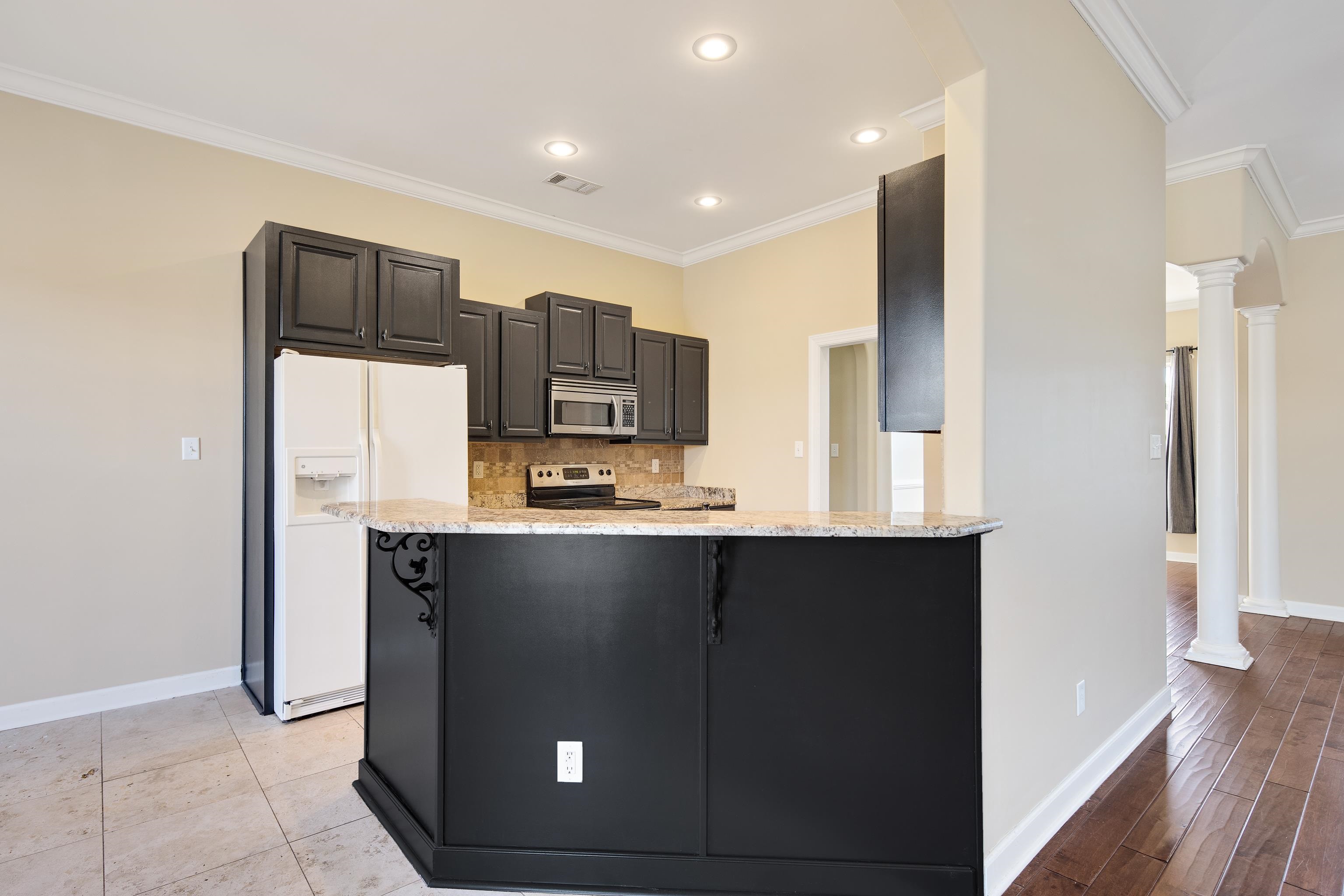 210 CROSS CREEK DR