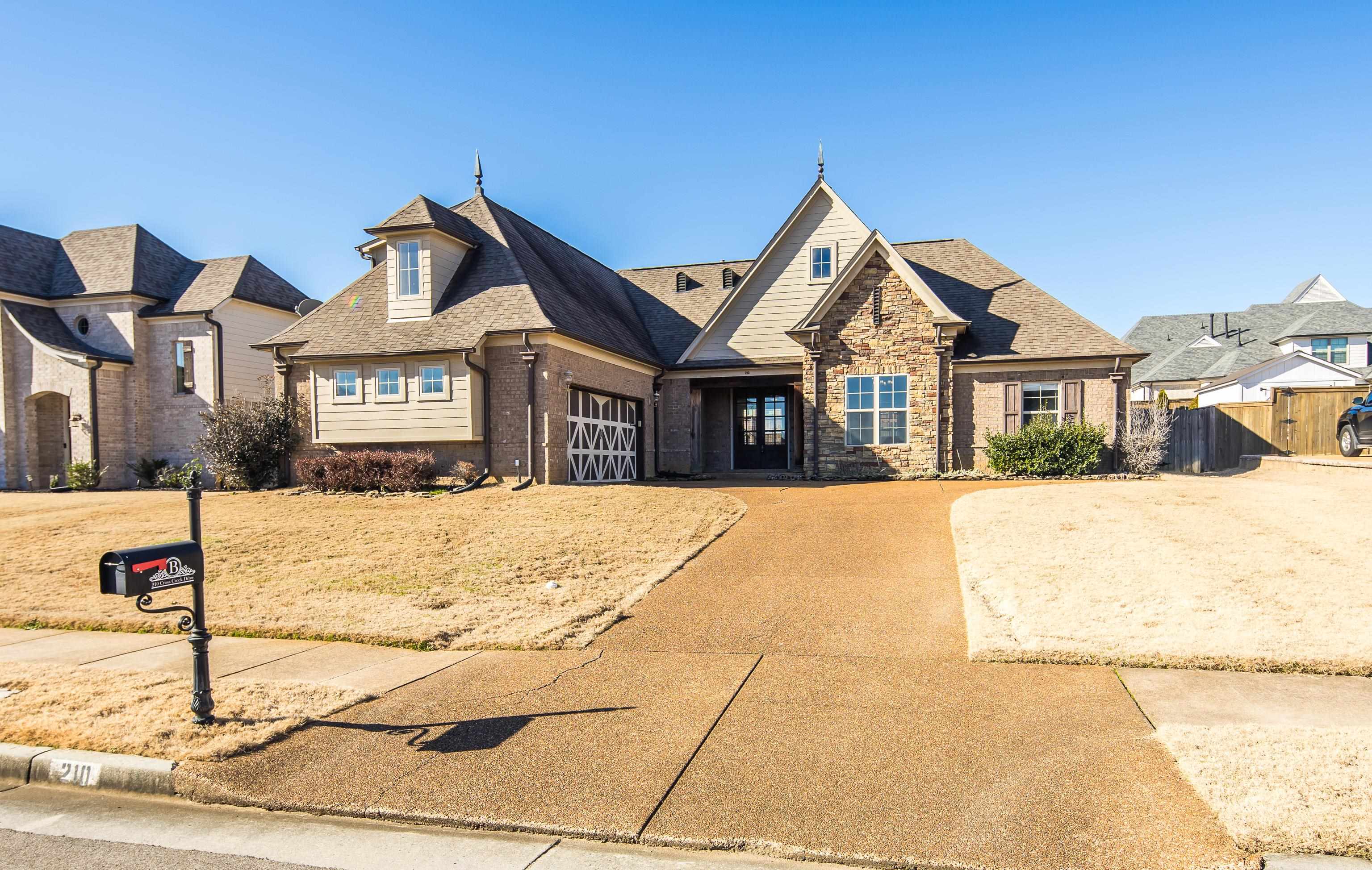 210 CROSS CREEK DR