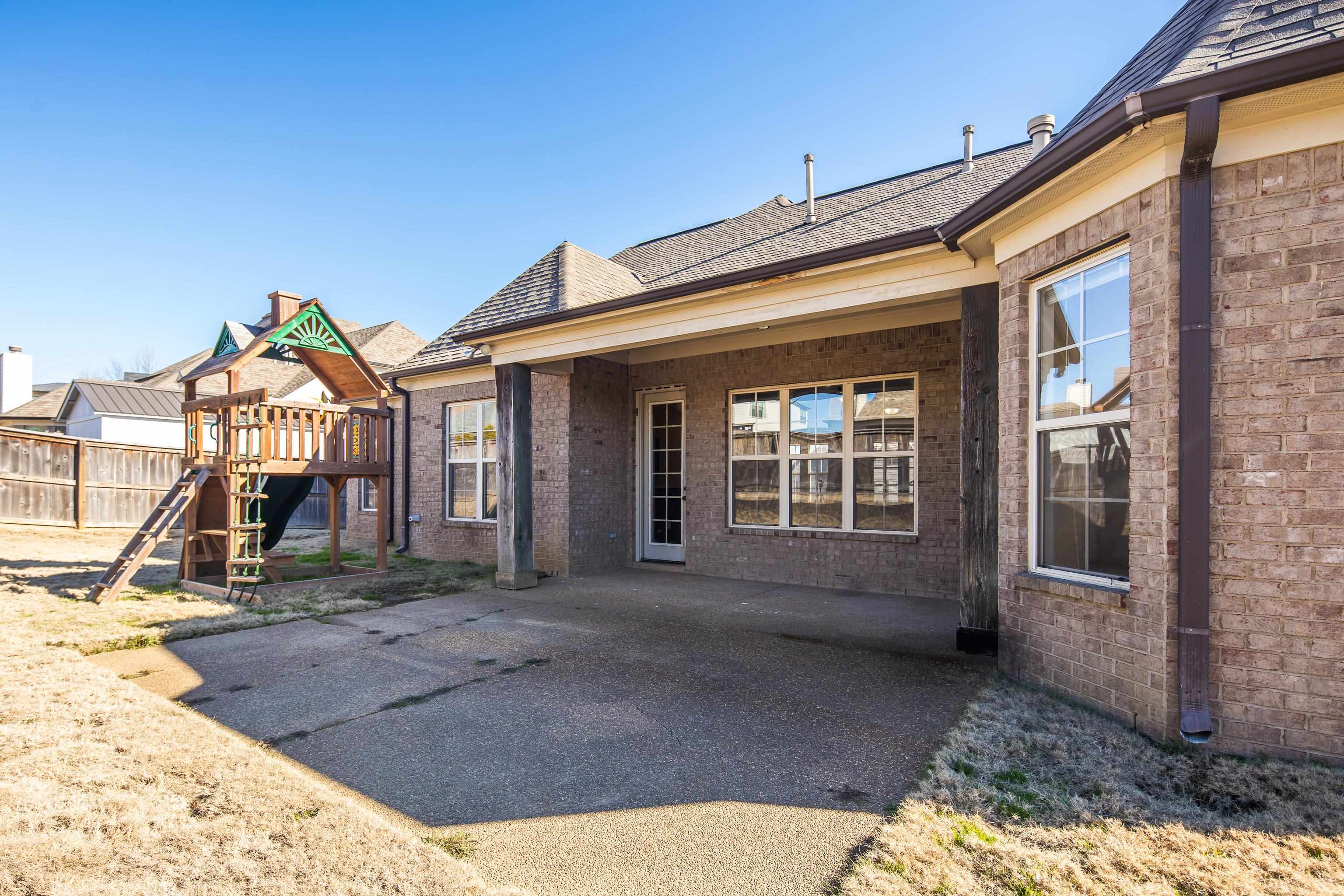 210 CROSS CREEK DR