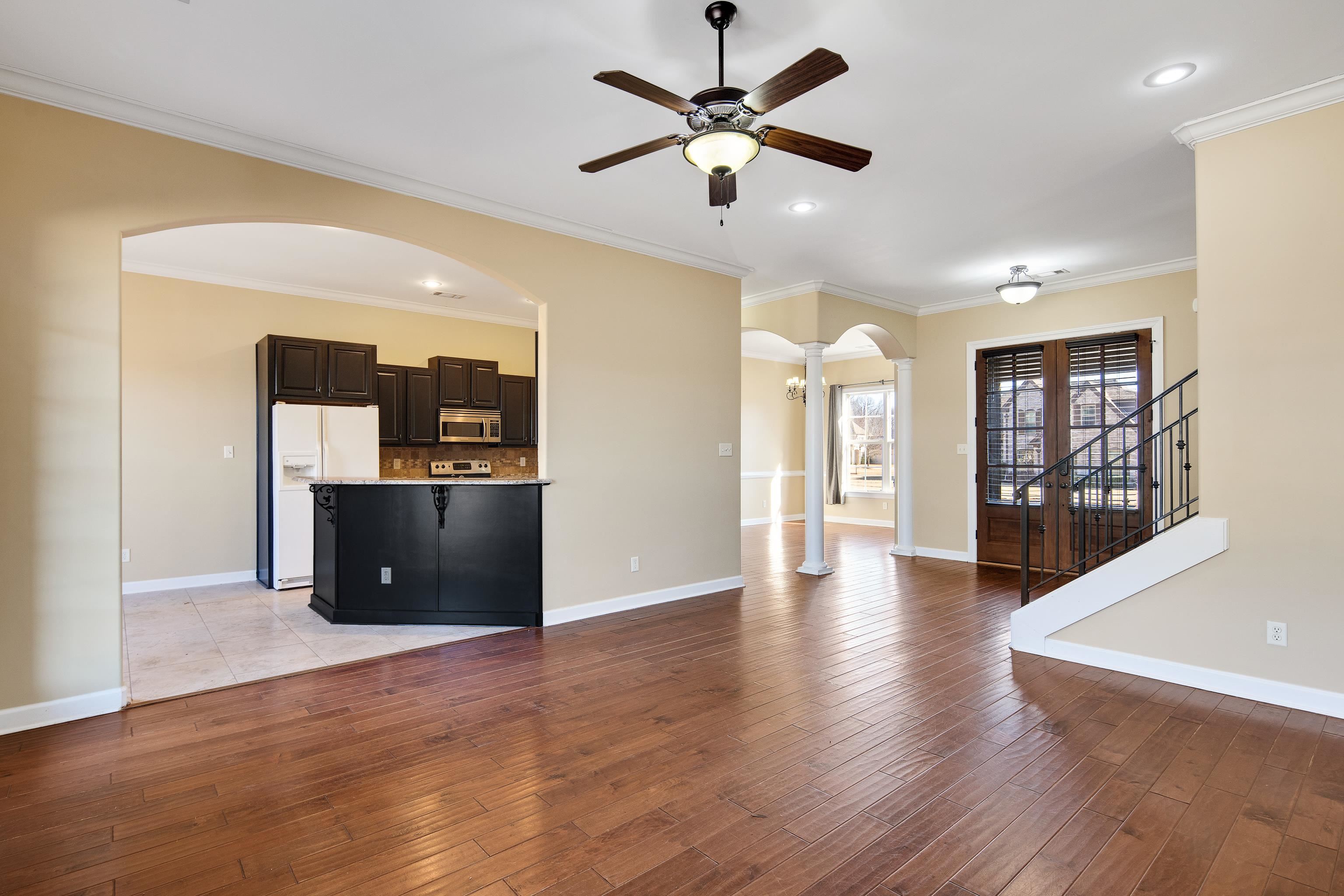 210 CROSS CREEK DR