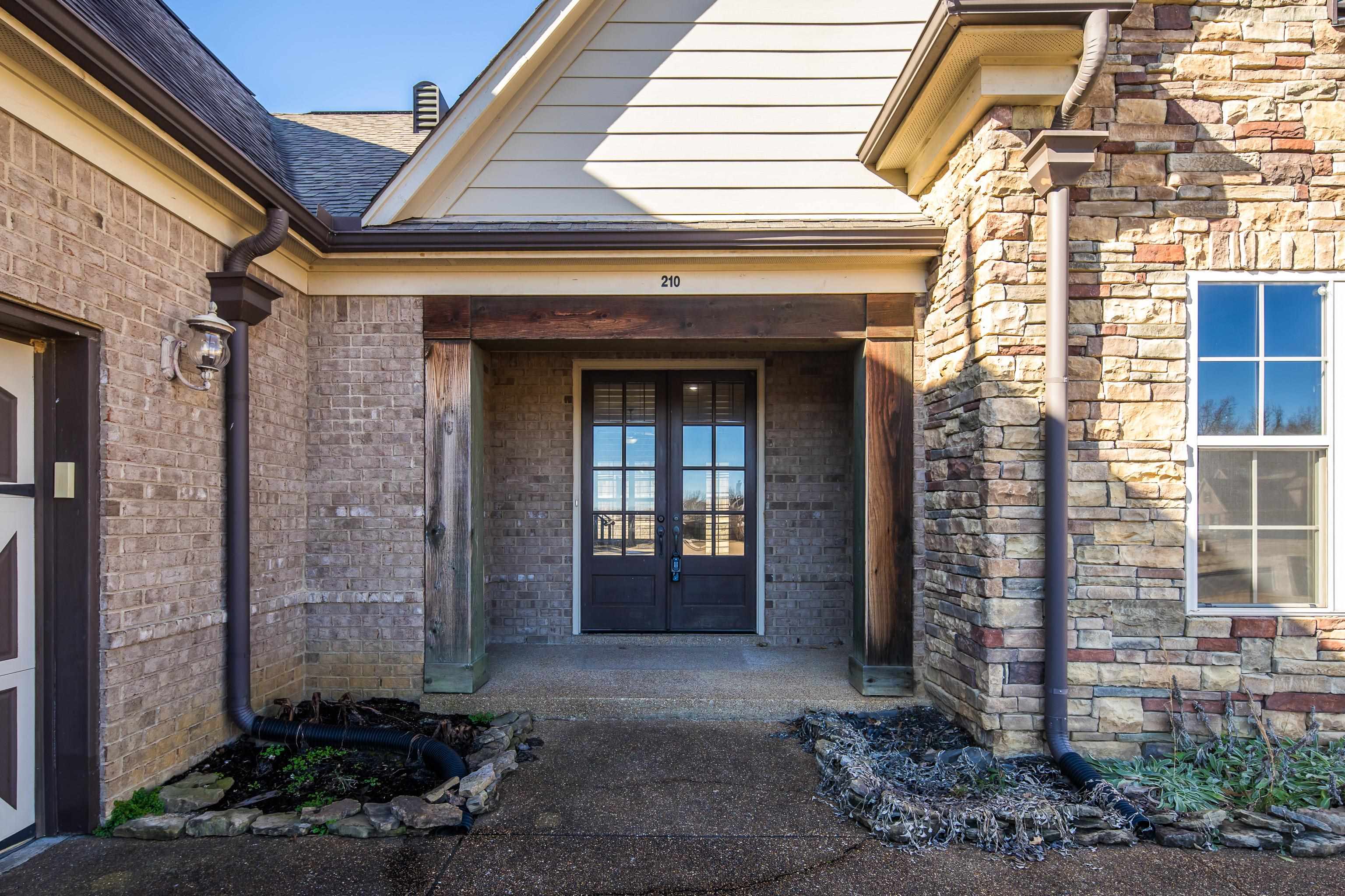 210 CROSS CREEK DR
