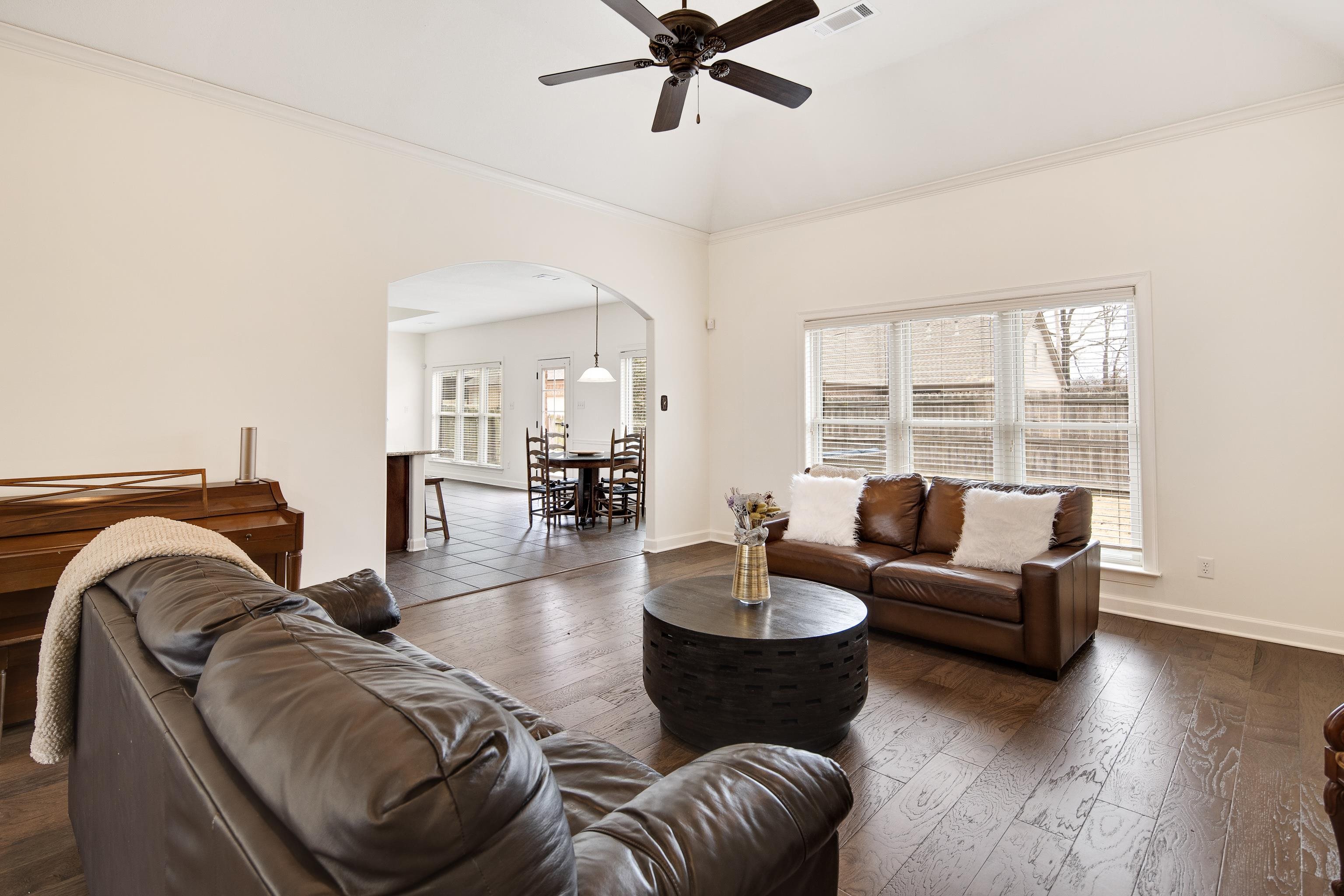 5363 CONIFER VIEW LN