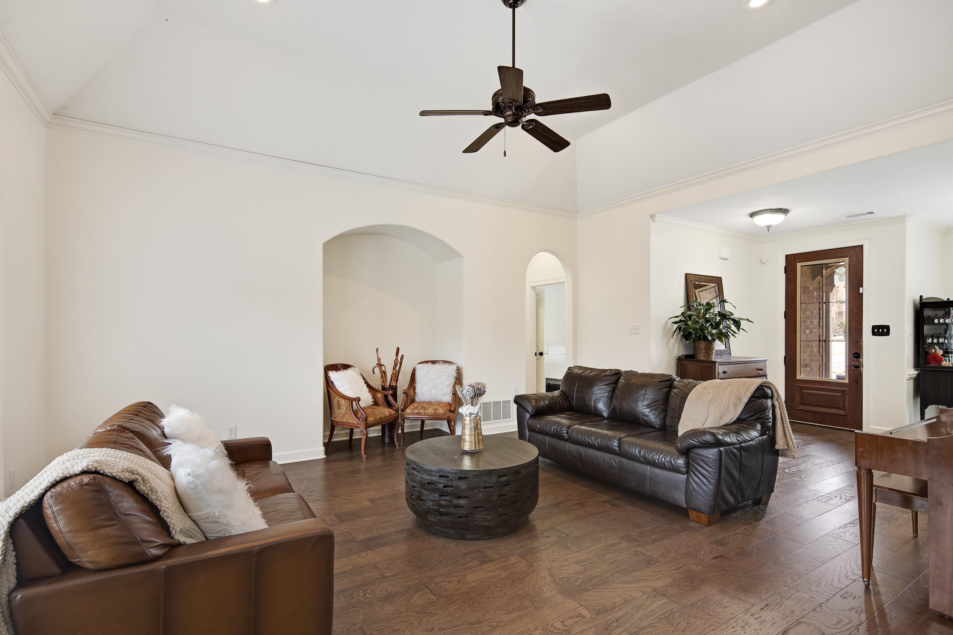 5363 CONIFER VIEW LN