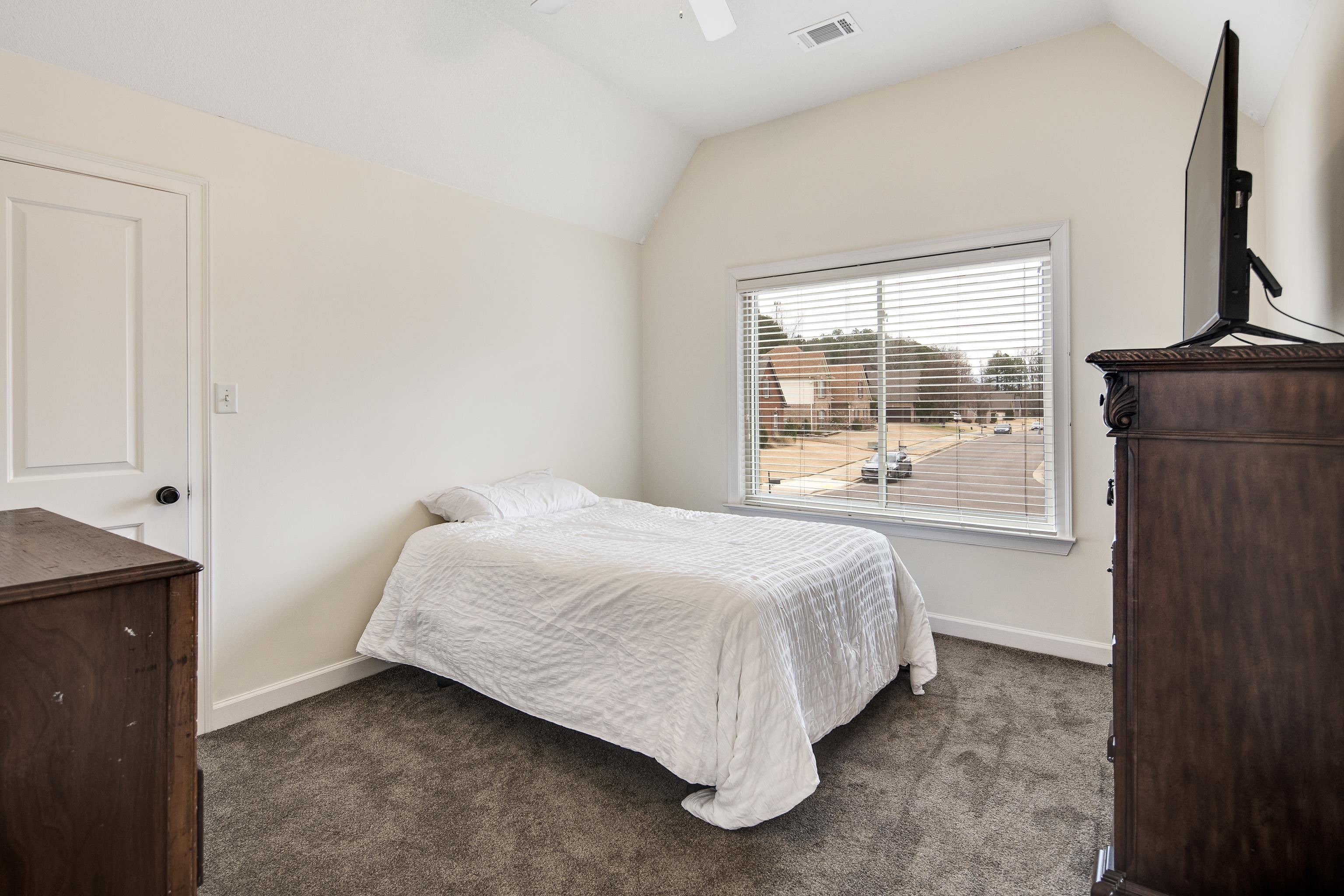 5363 CONIFER VIEW LN