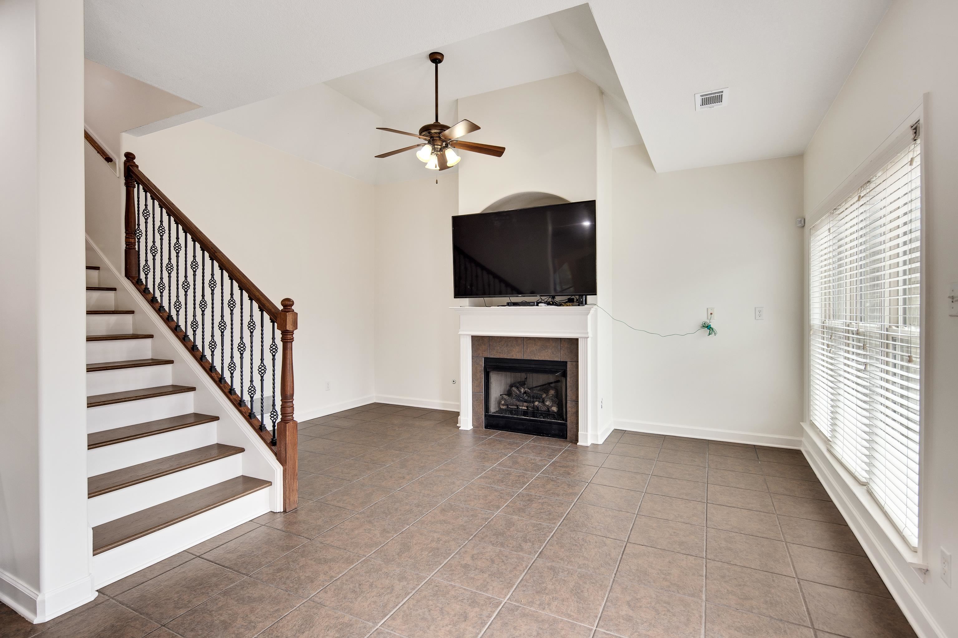 5363 CONIFER VIEW LN
