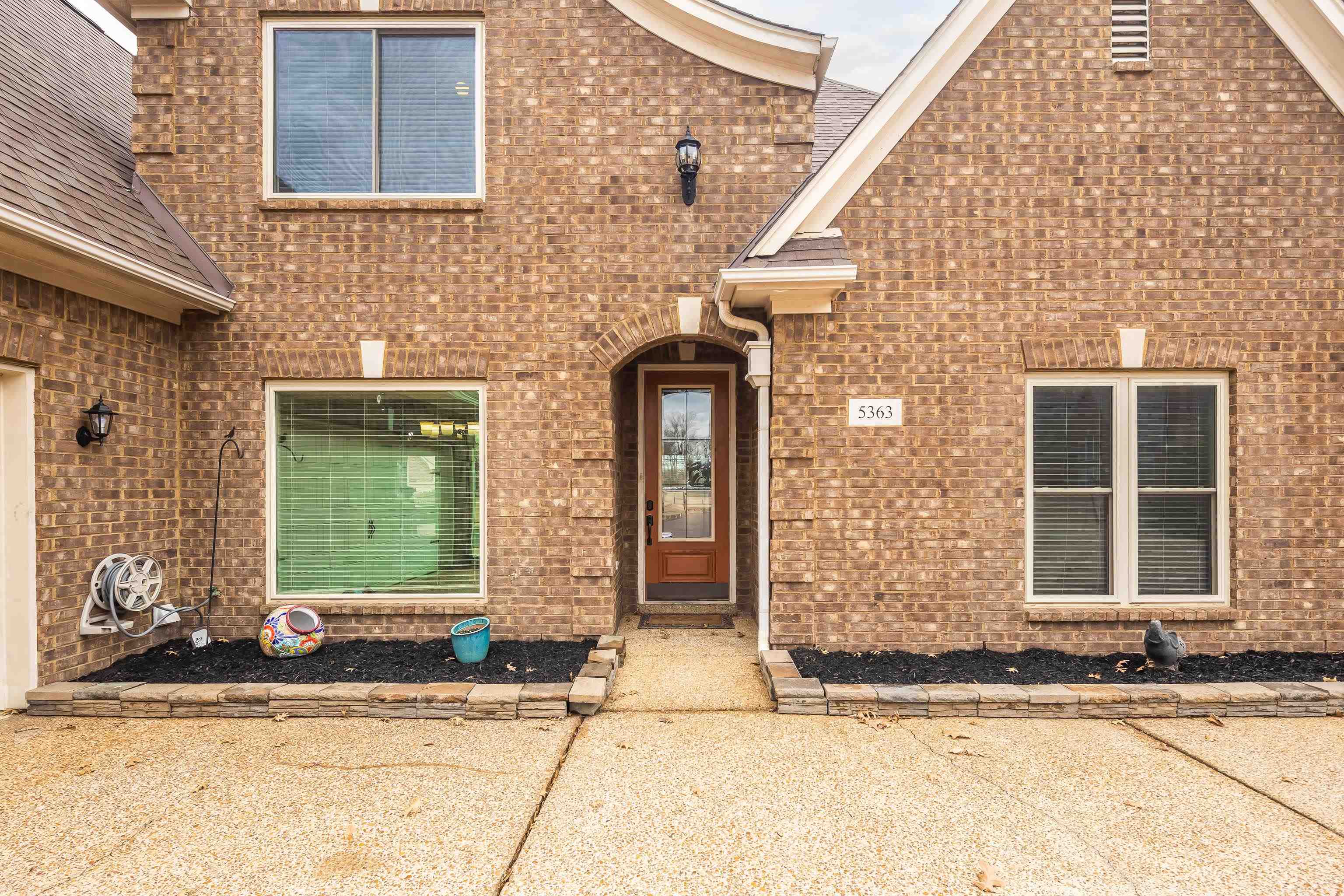5363 CONIFER VIEW LN