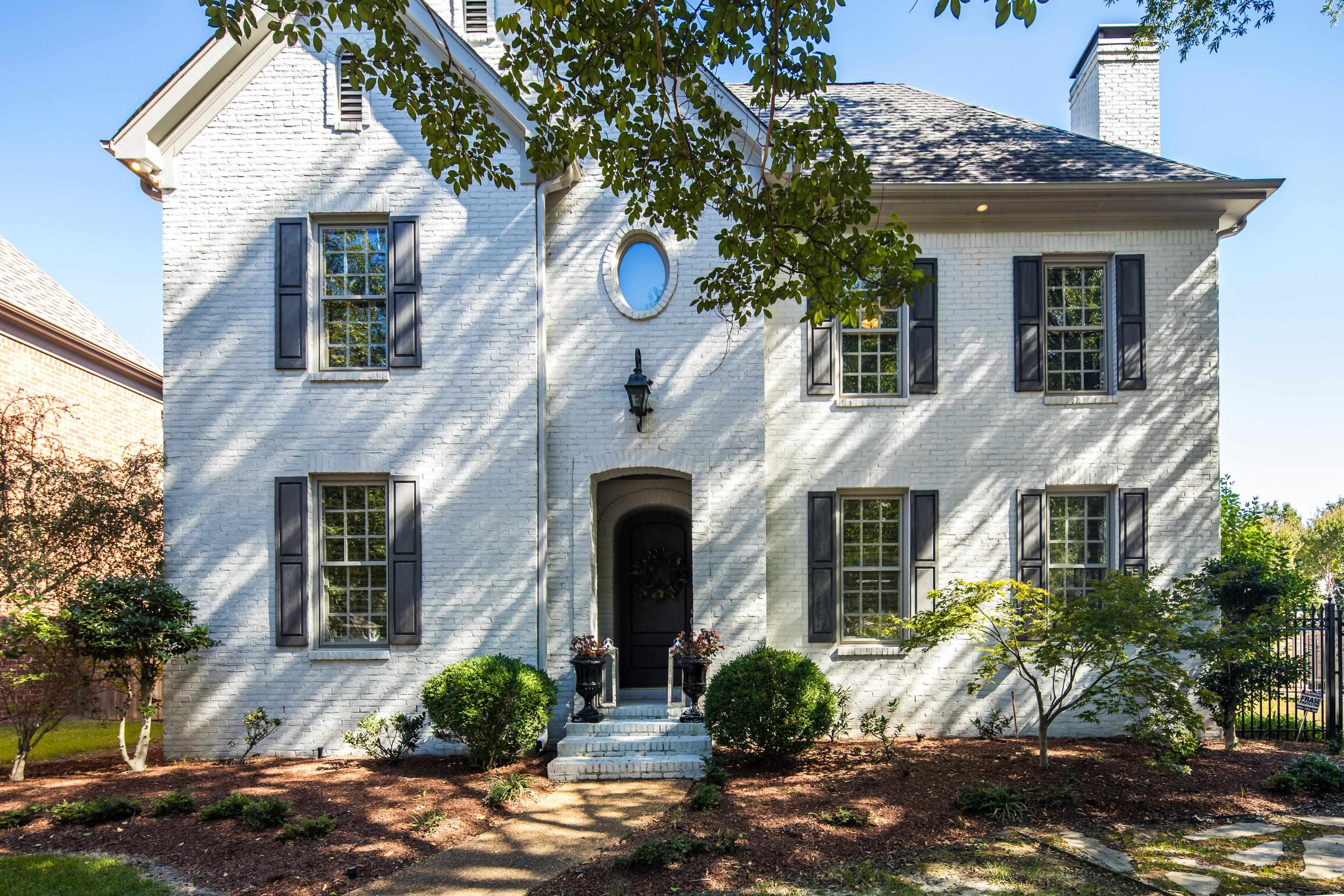 220 N WHITE STATION RD
