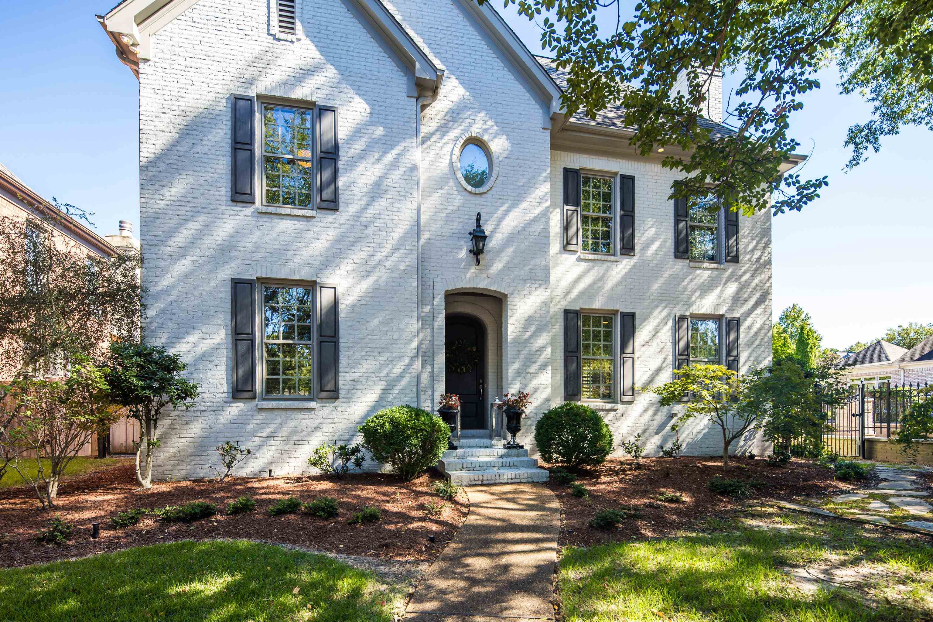 220 N WHITE STATION RD