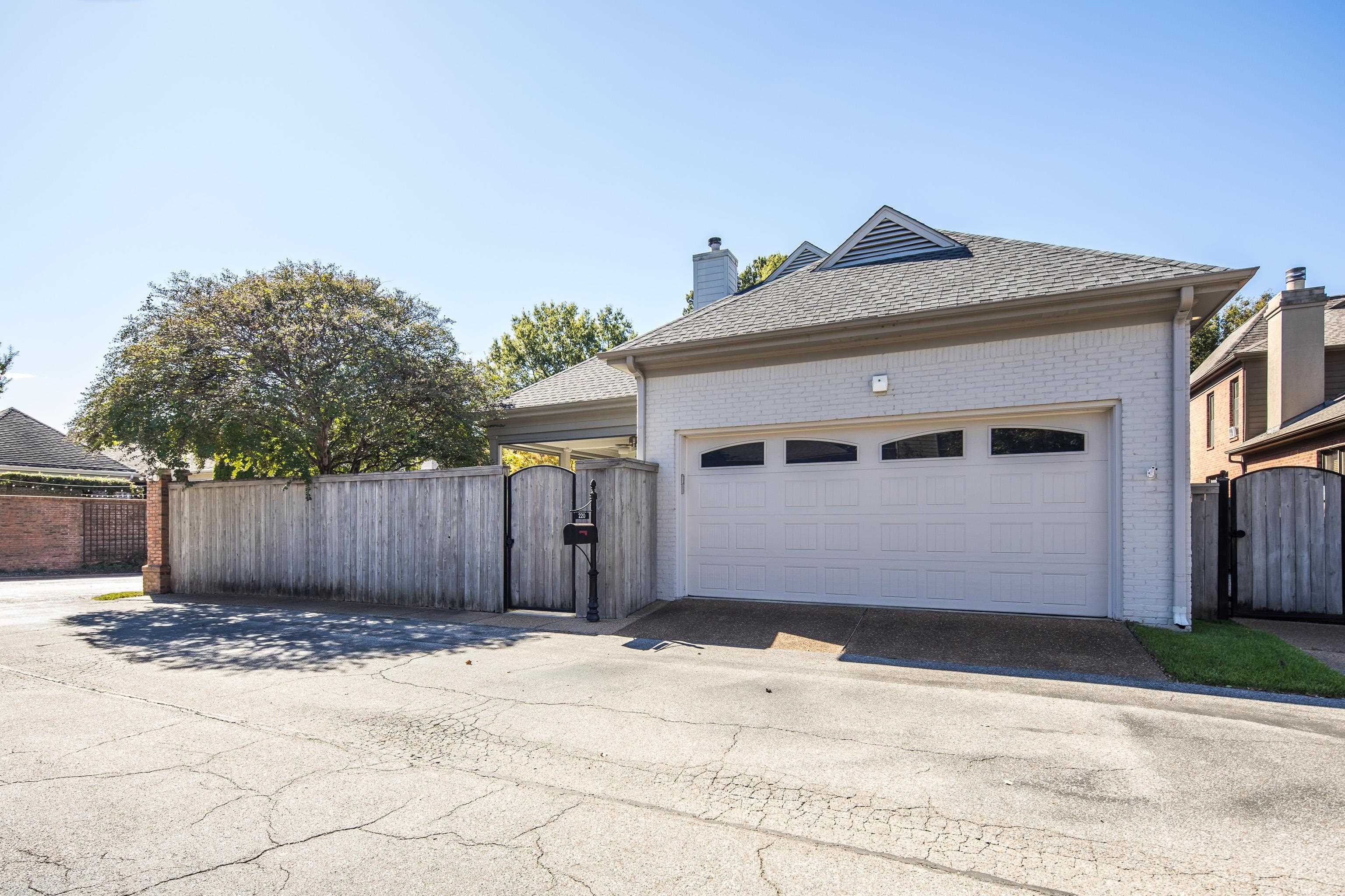 220 N WHITE STATION RD