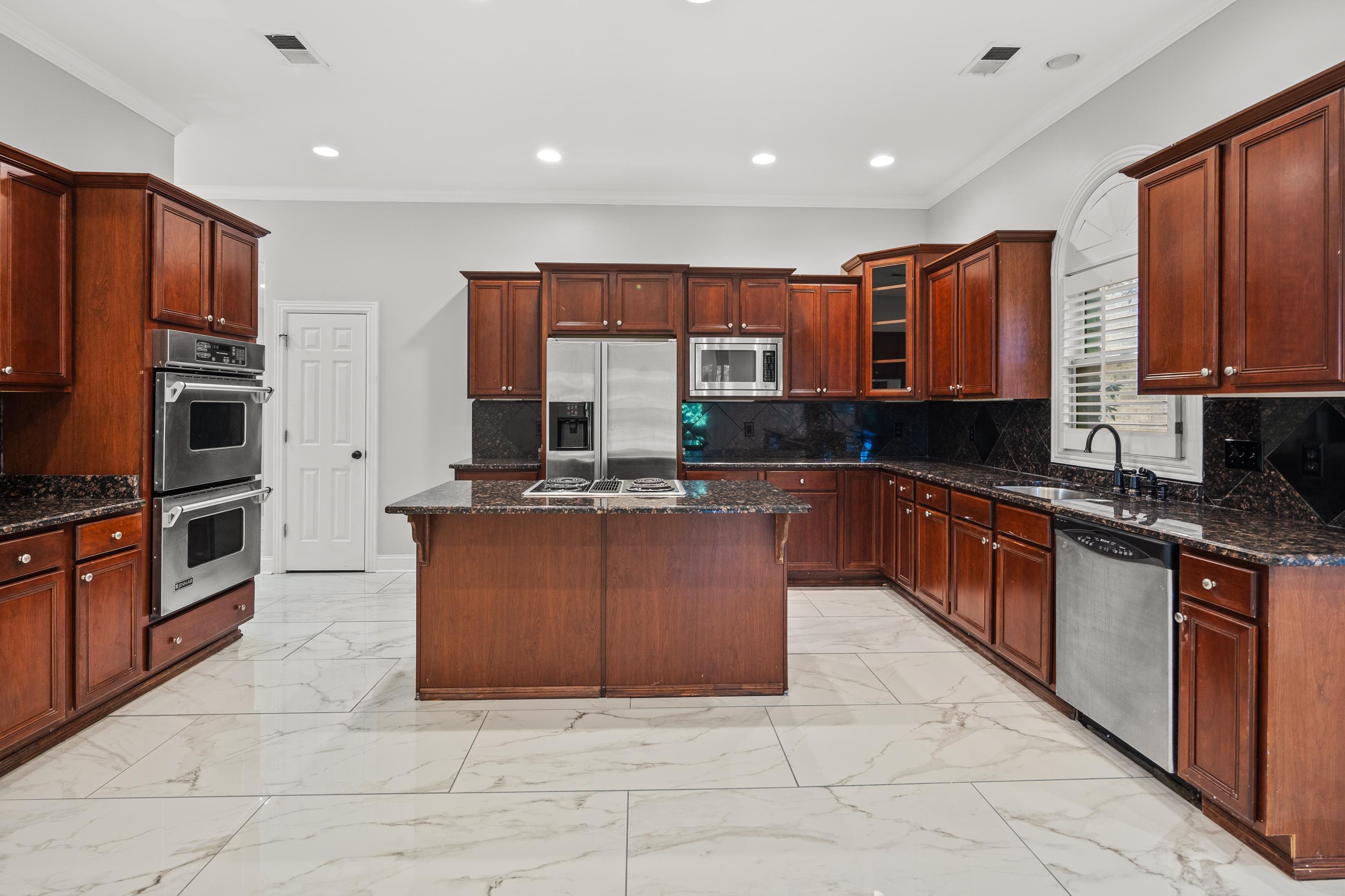 6551 ESPALIER CIR