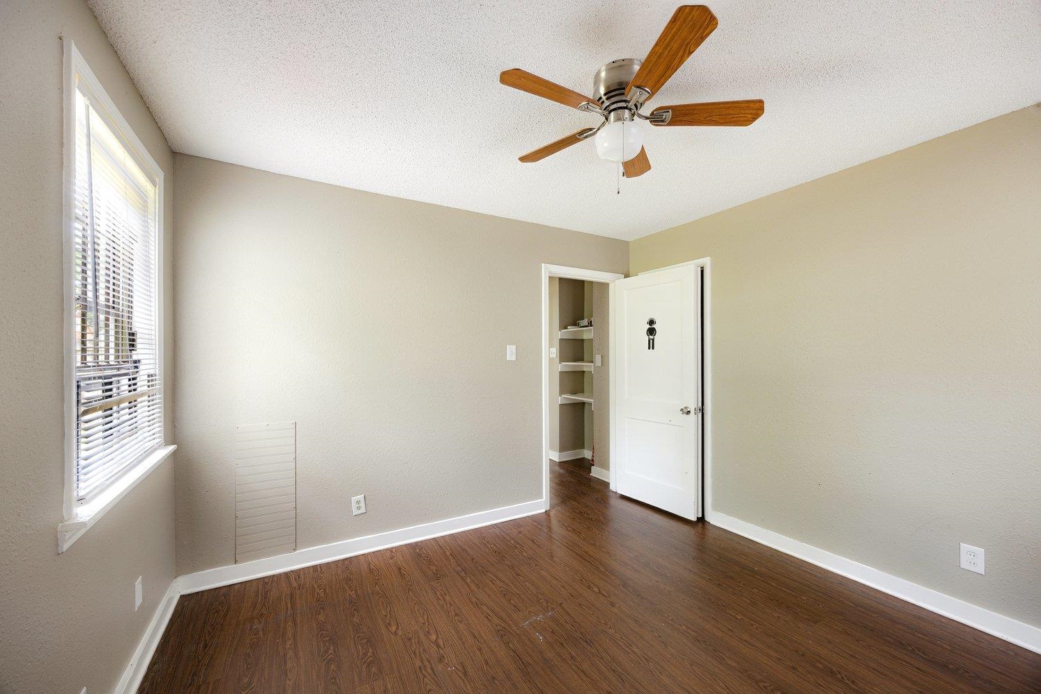 1033 WOODBURY RD