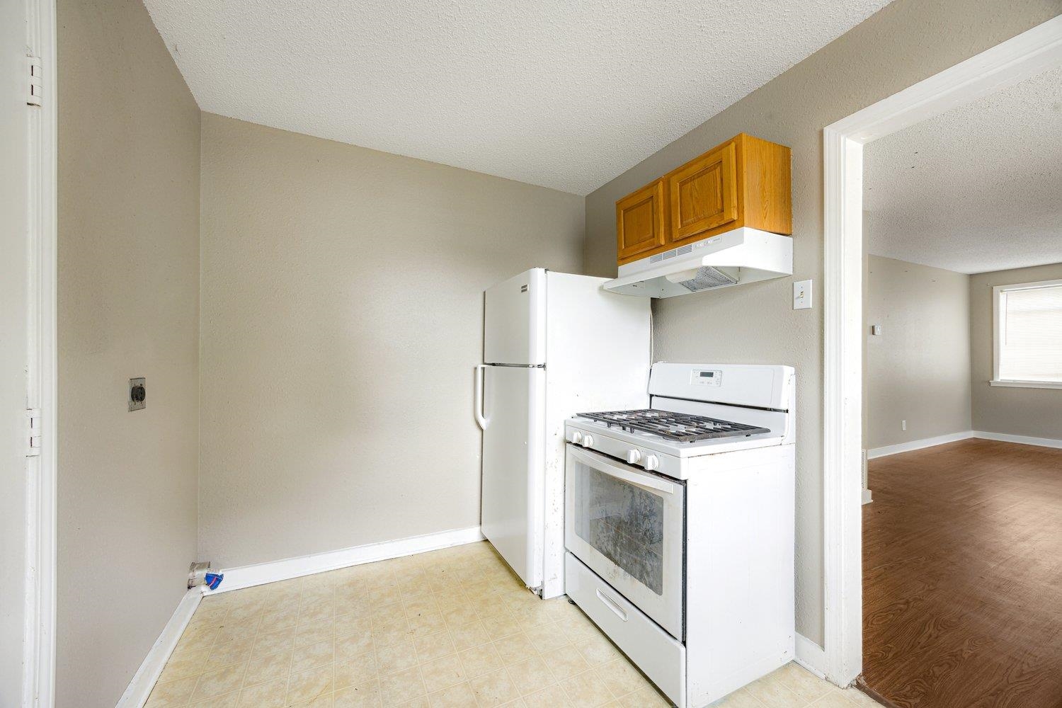 1033 WOODBURY RD