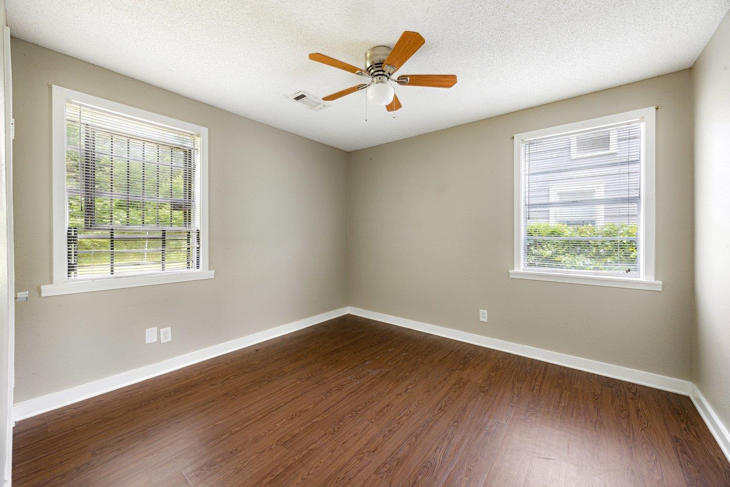 1033 WOODBURY RD