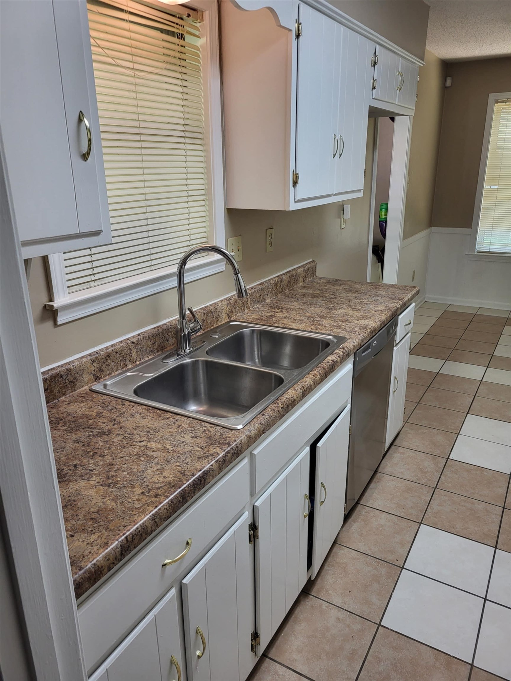 4136 RAINTREE CV