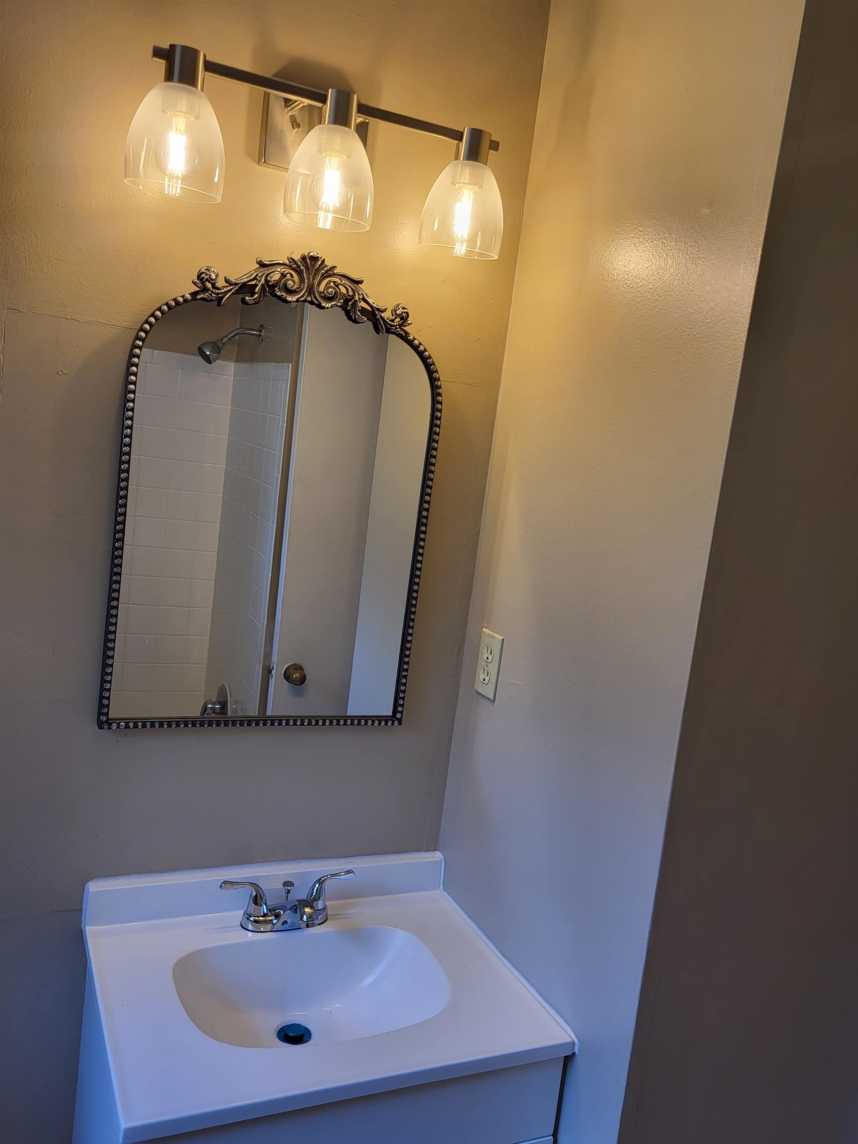 4136 RAINTREE CV