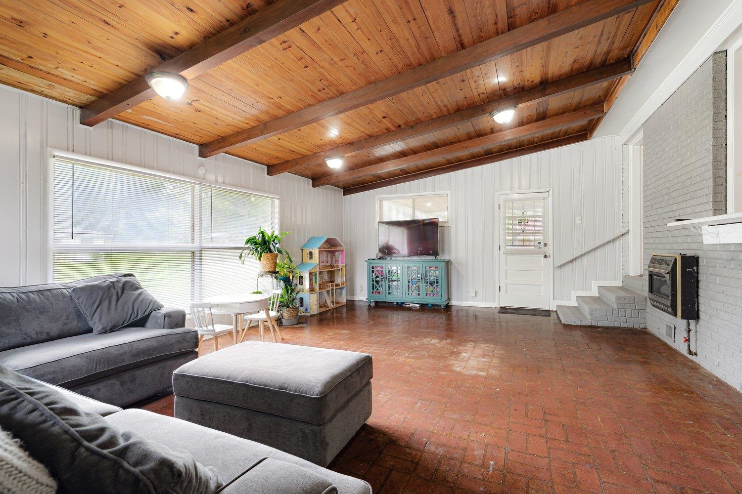 1288 MAYHILL DR