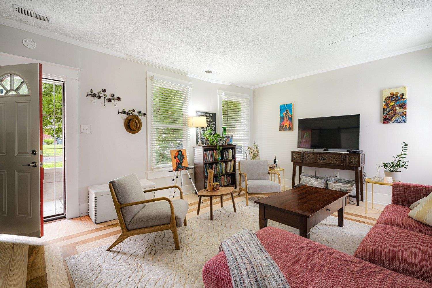 569 LUNDEE PL