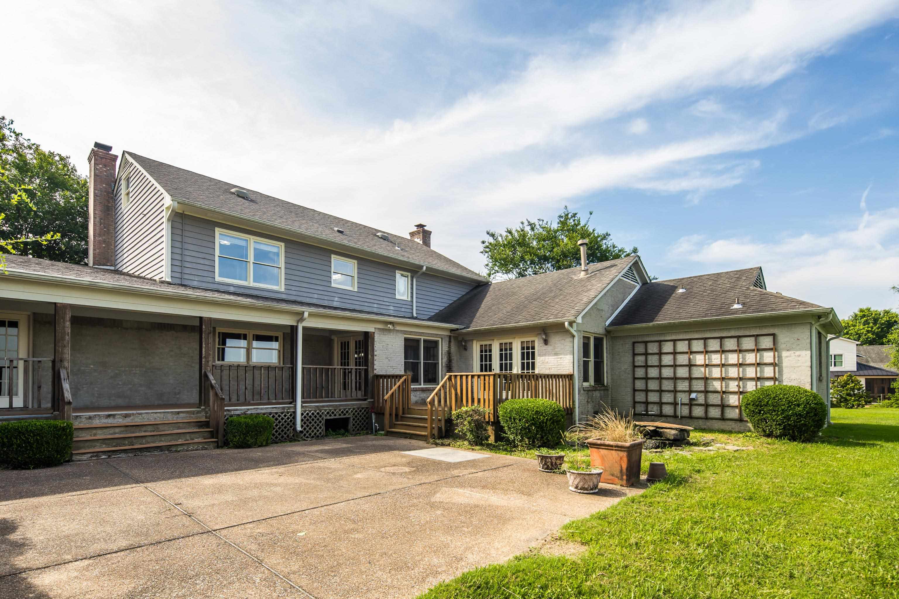 8901 ROSEMARK RD