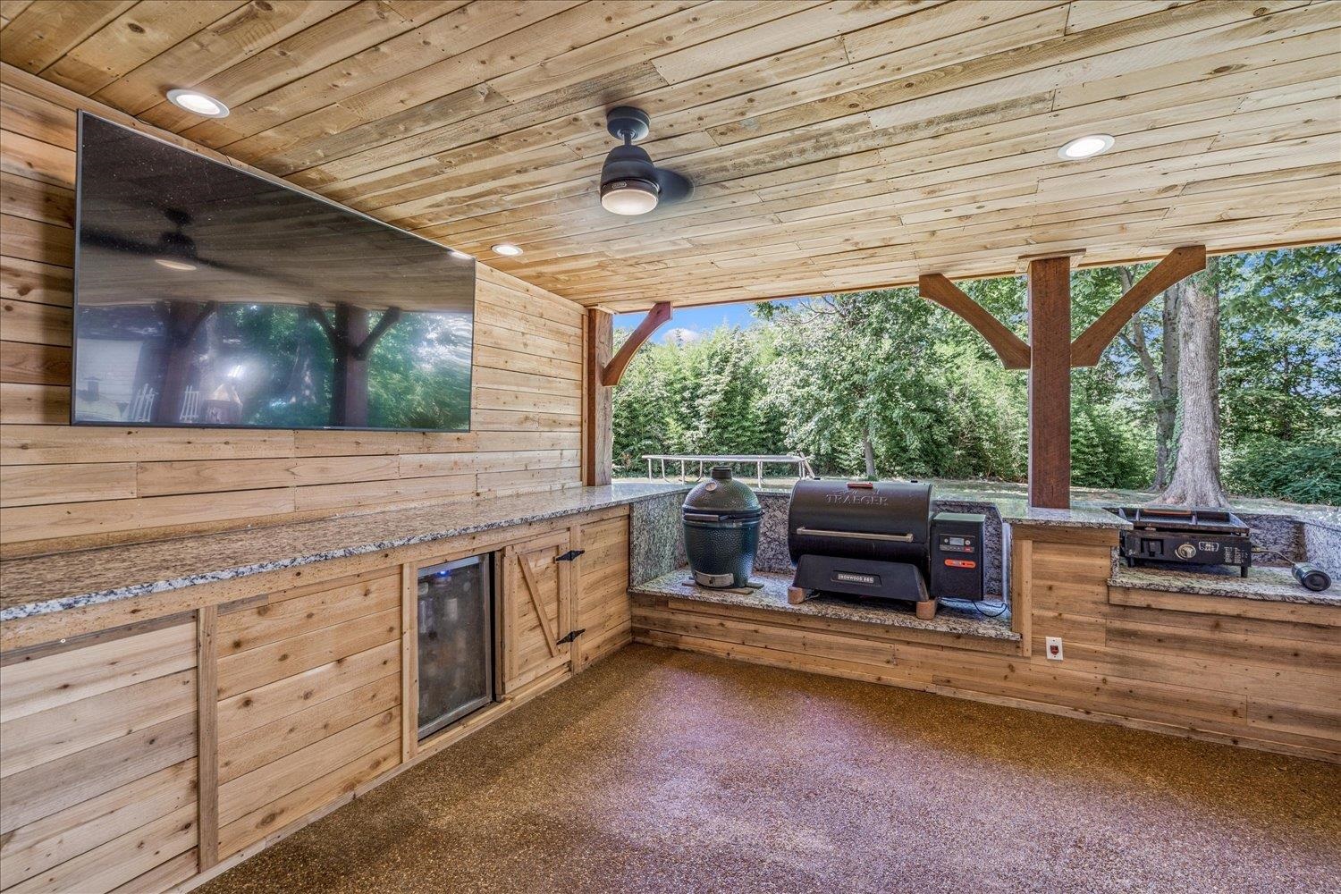 220 SAW MILL RD