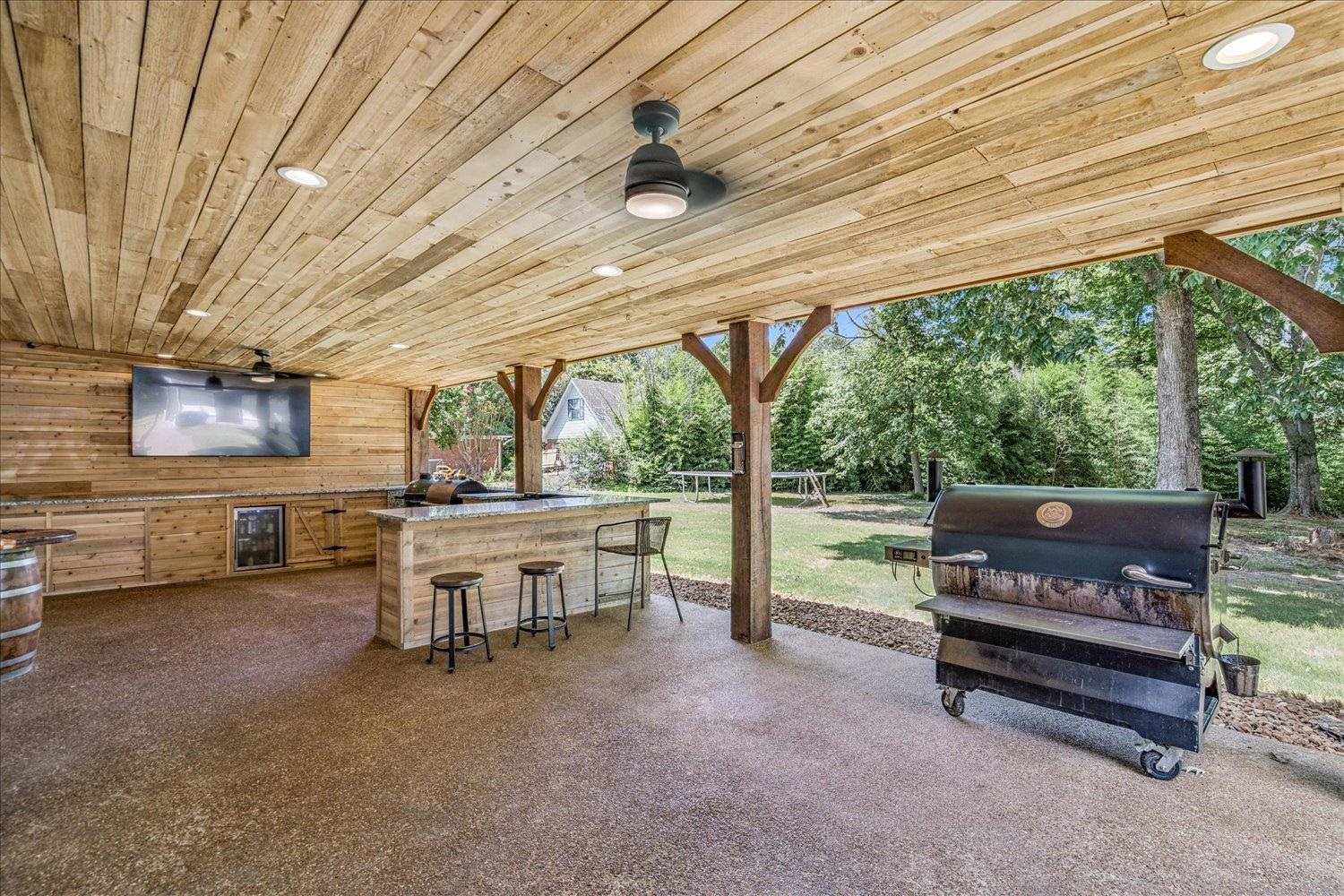 220 SAW MILL RD