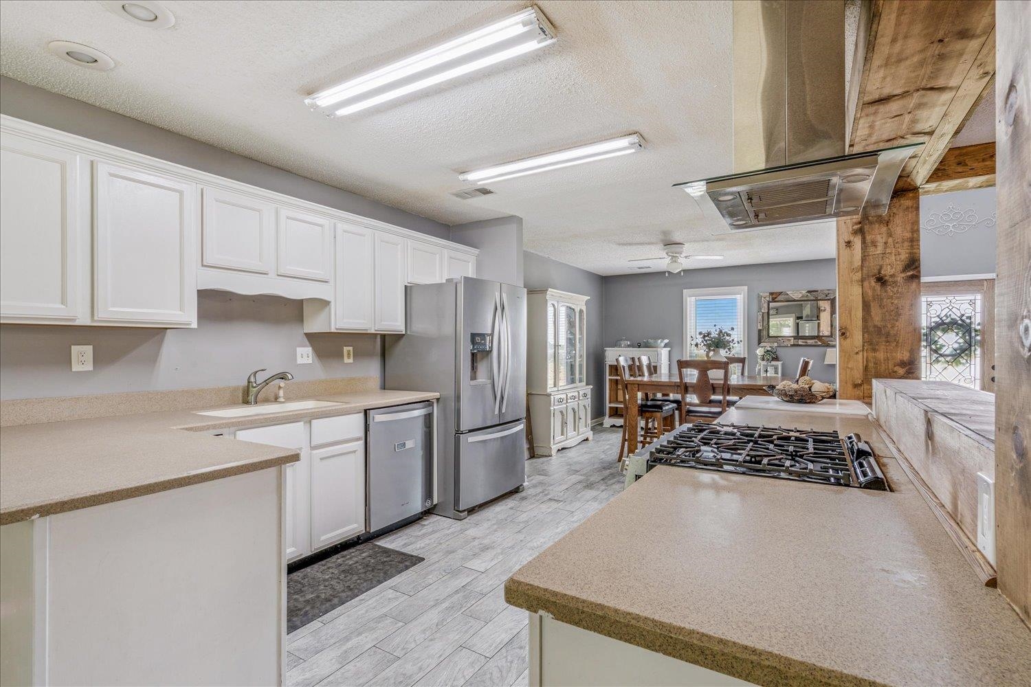 220 SAW MILL RD