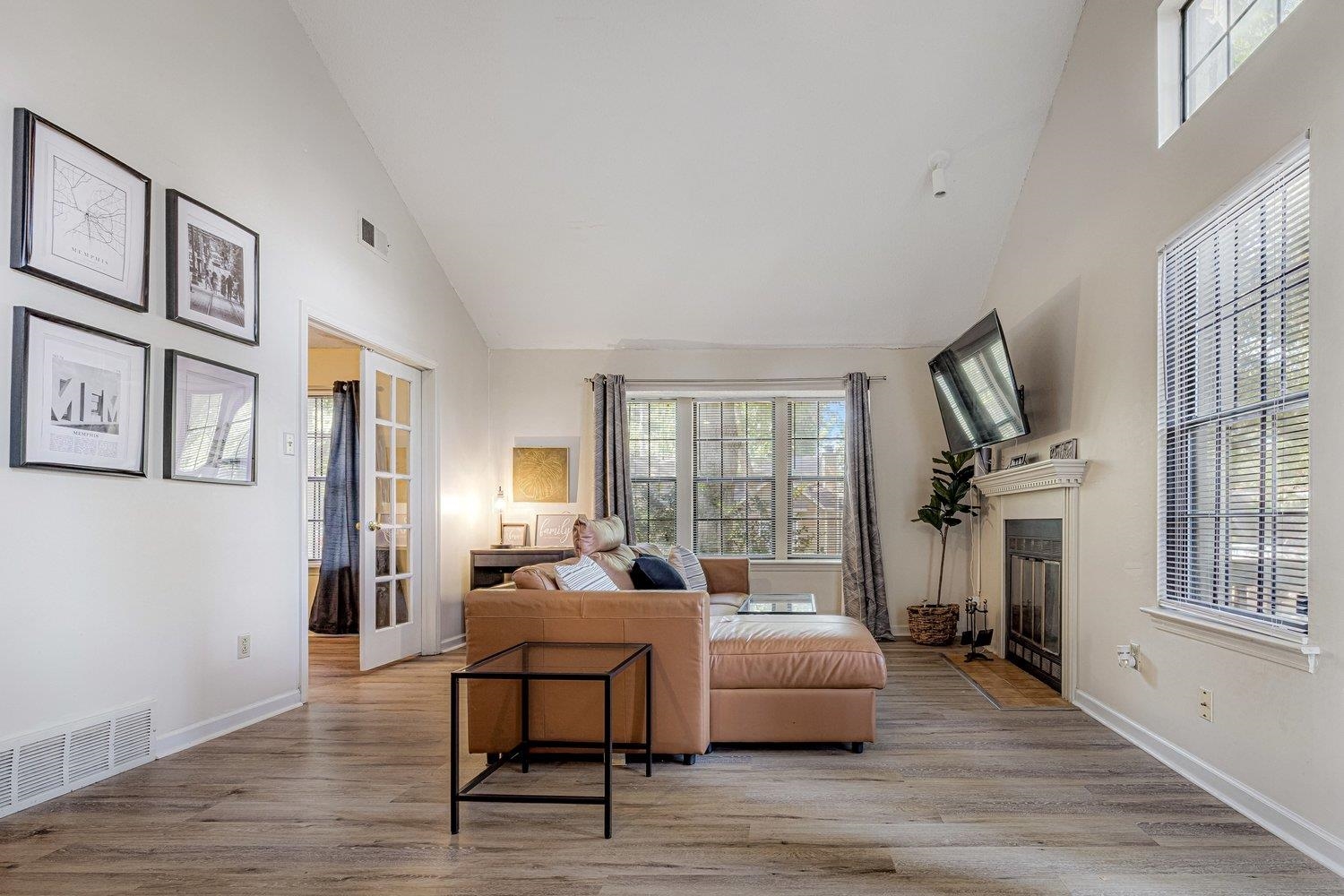 648 LAGRANGE PARK CV