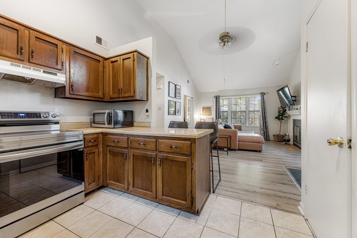 648 LAGRANGE PARK CV