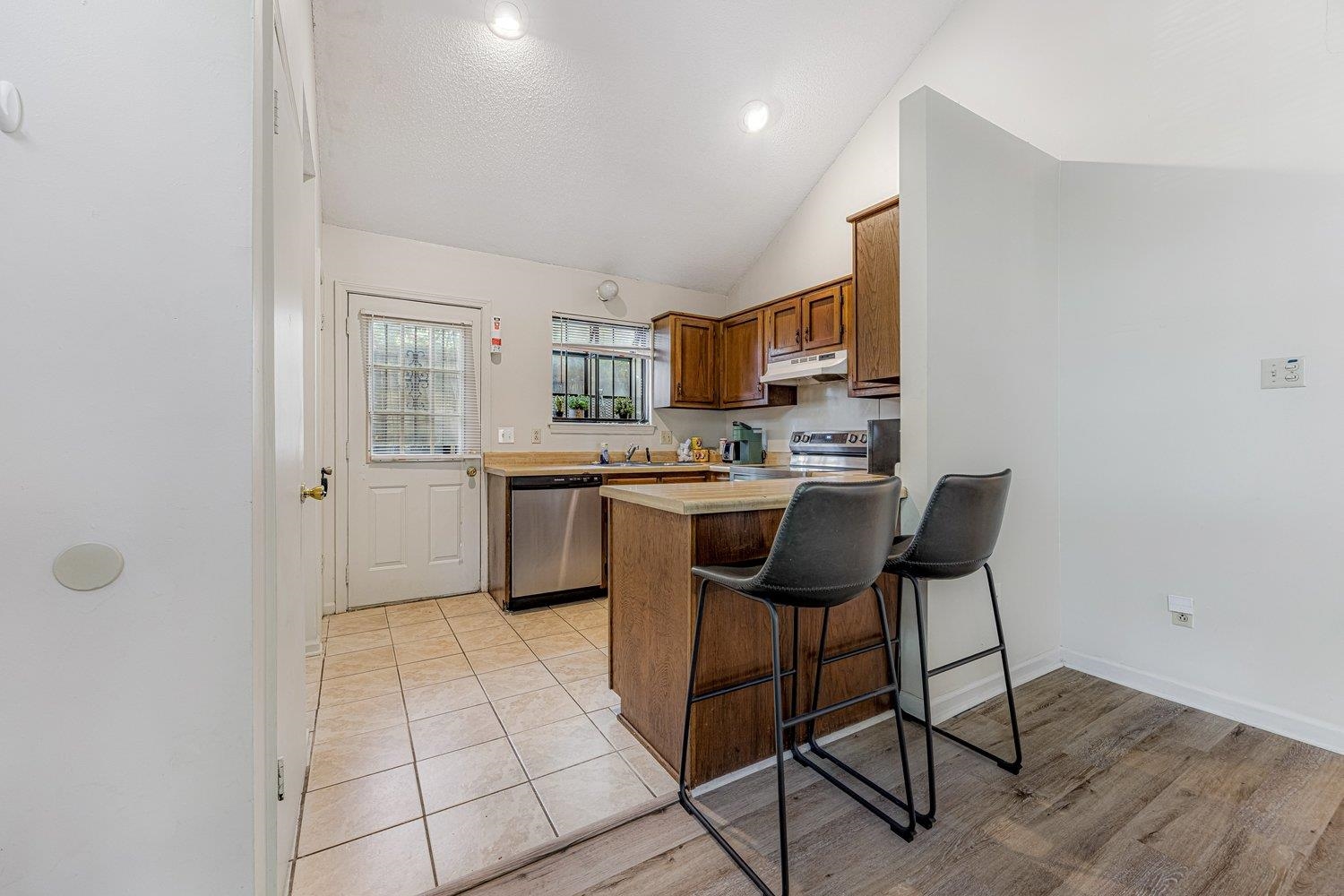 648 LAGRANGE PARK CV