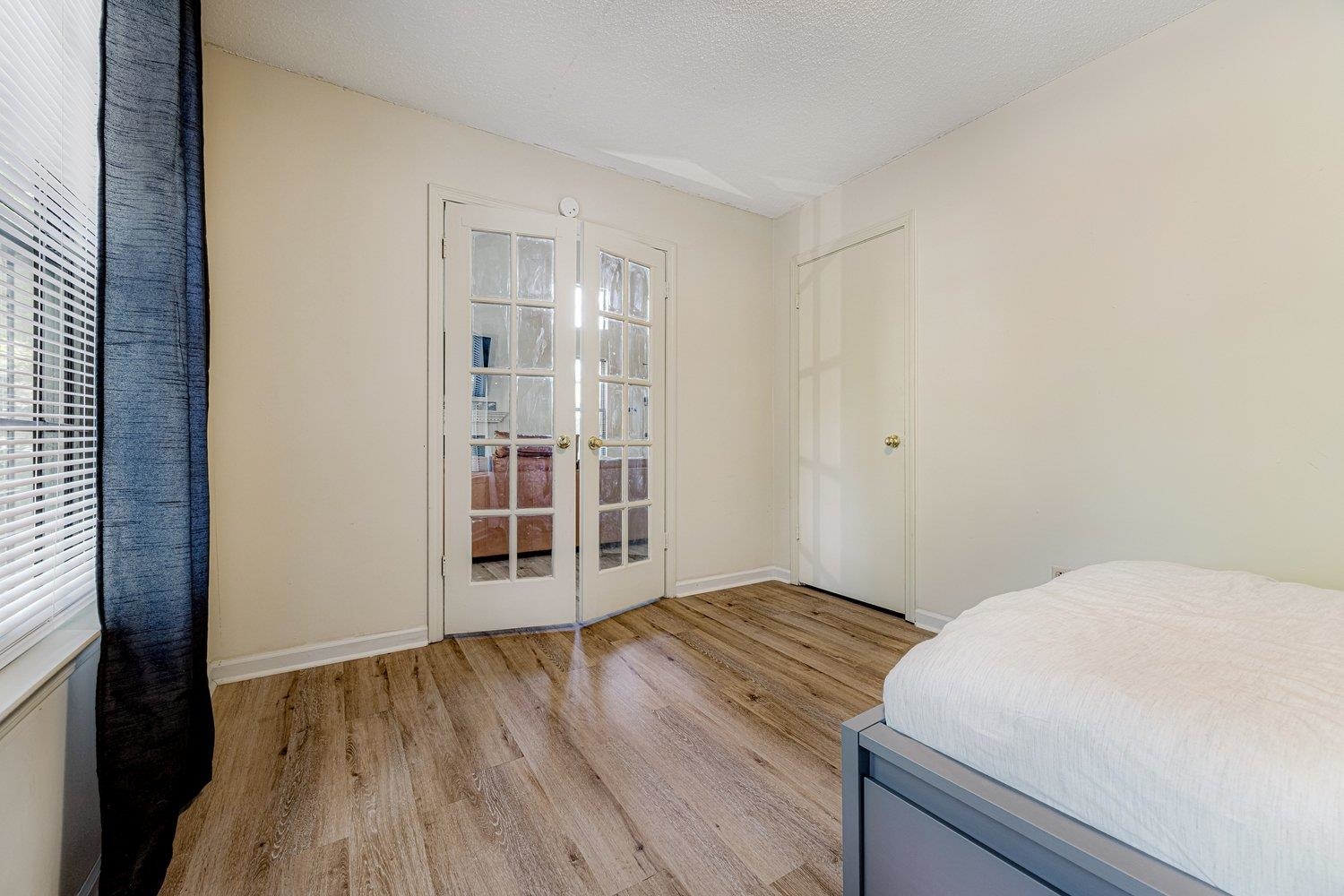 648 LAGRANGE PARK CV
