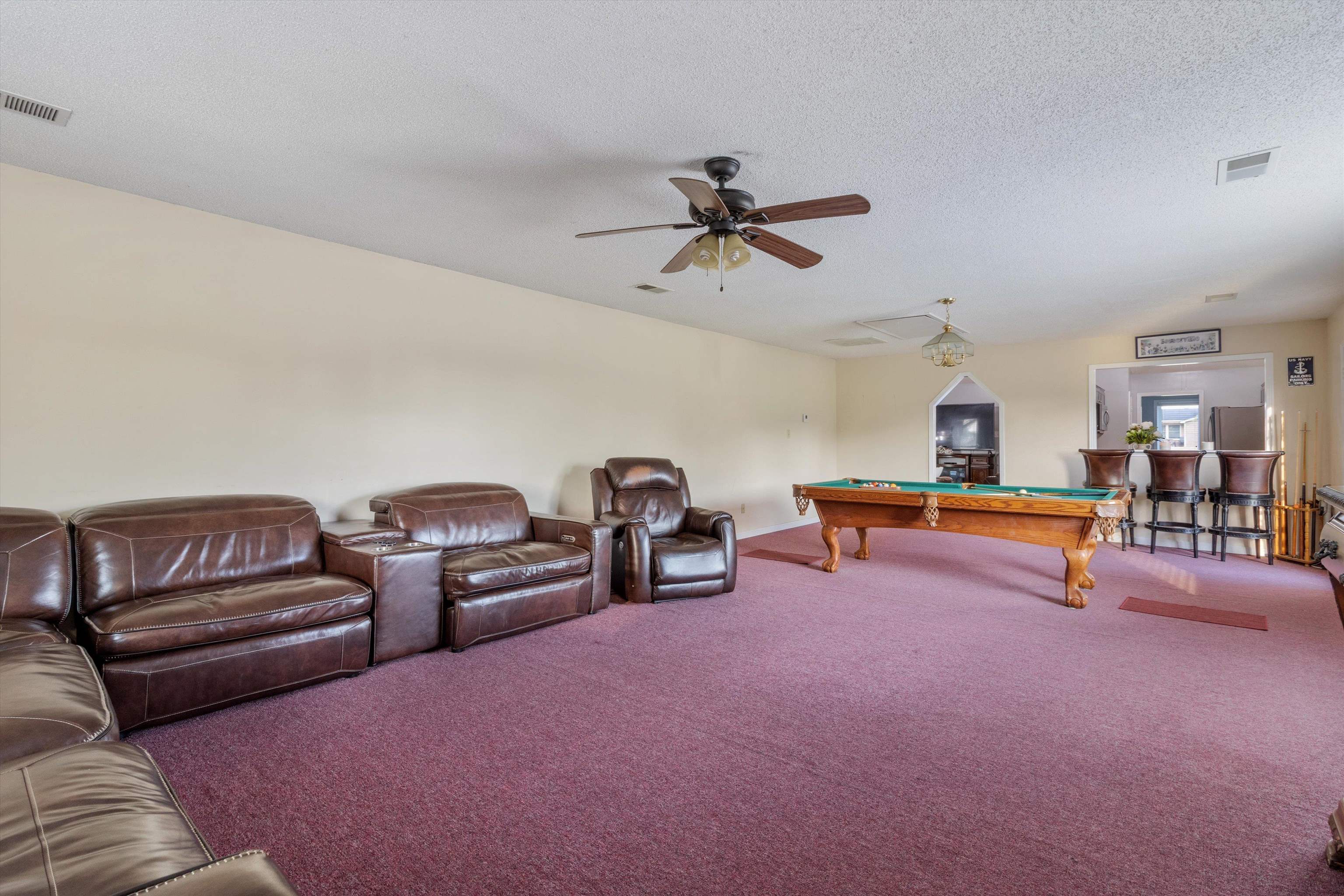 595 RAY LN