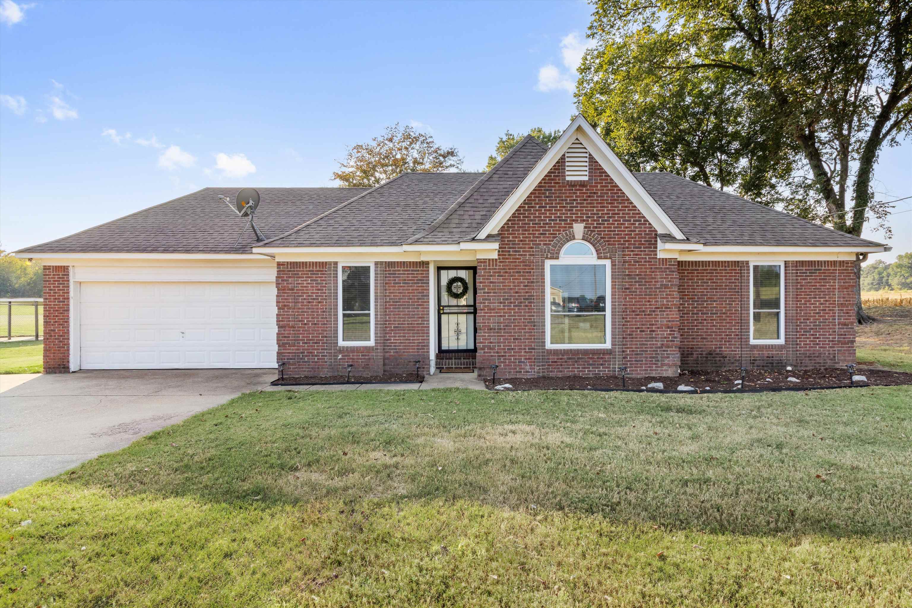595 RAY LN