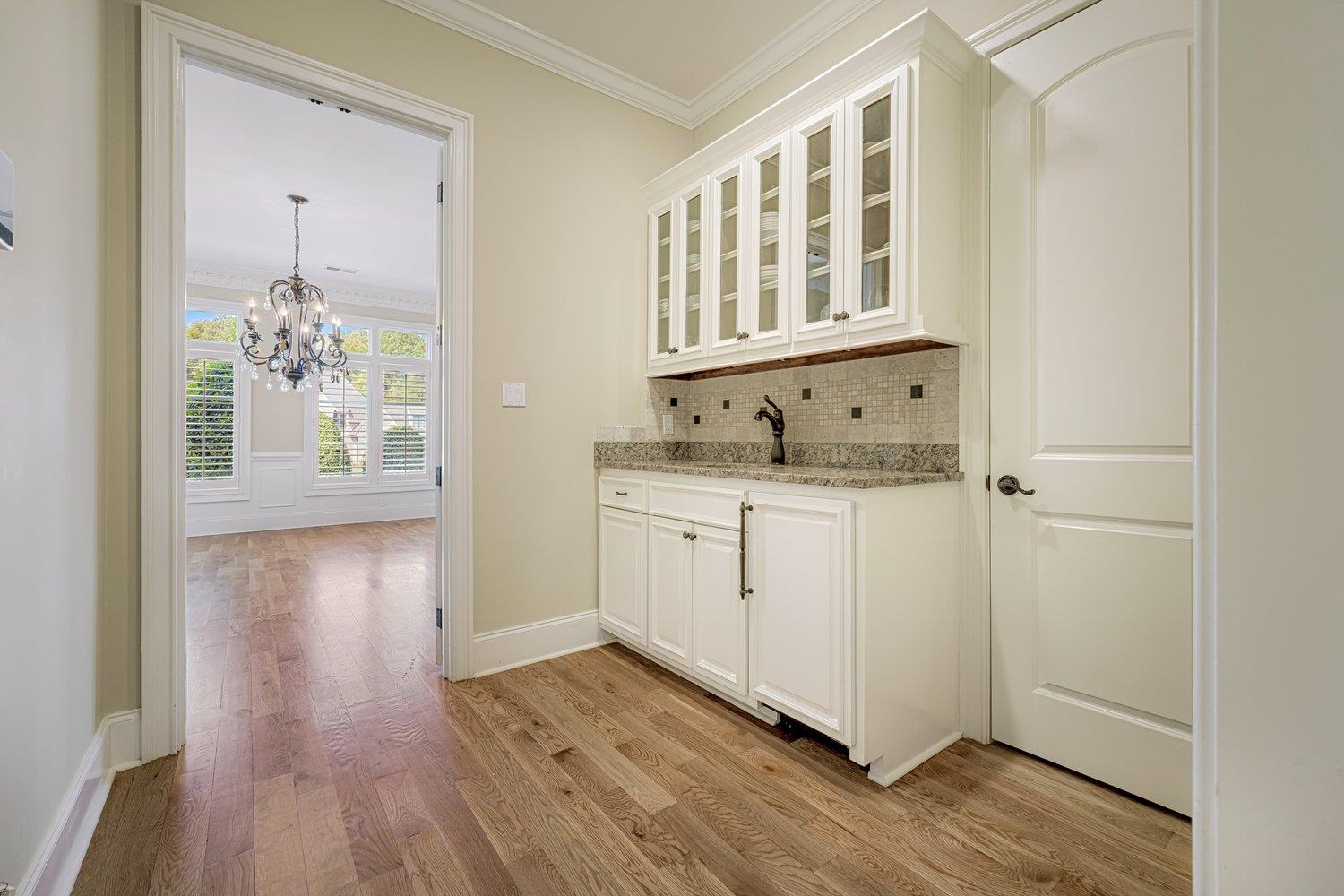 400 BUCKLAND CV
