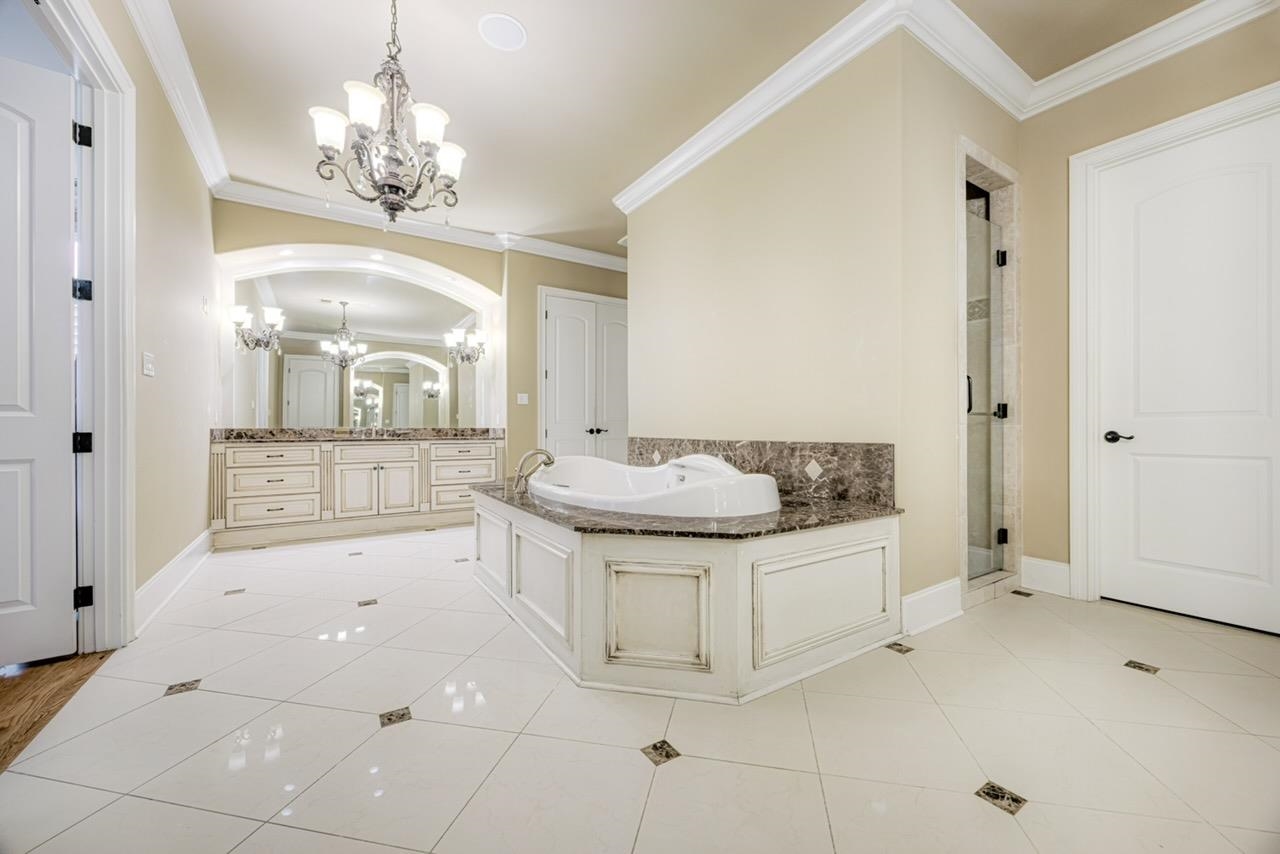 400 BUCKLAND CV