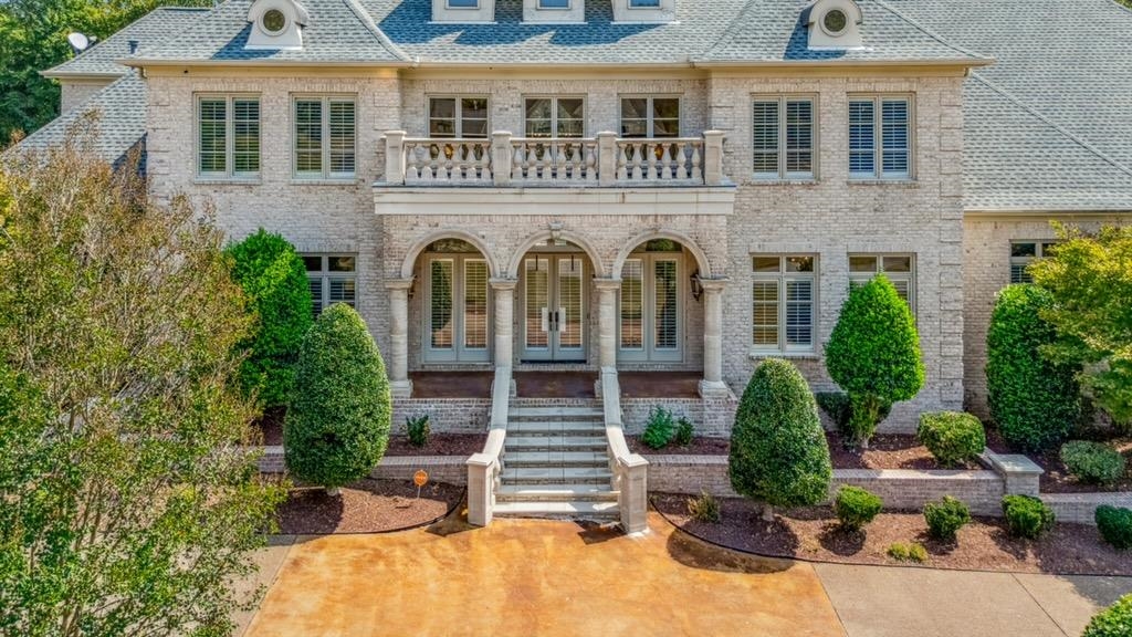 400 BUCKLAND CV